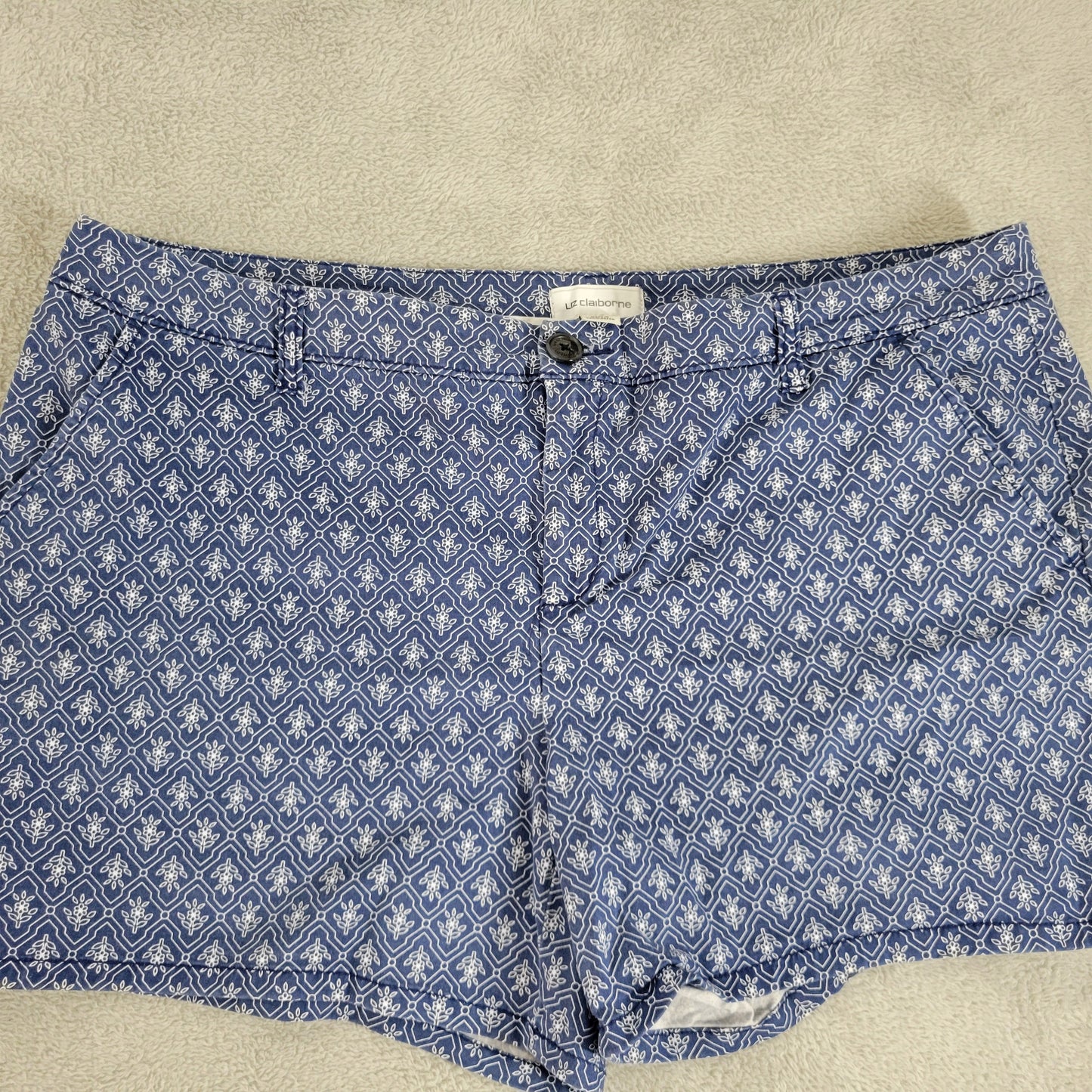 Liz Claiborne 18 Blue Floral Chino Shorts Cotton Blend Mid Rise Pockets FLO209E