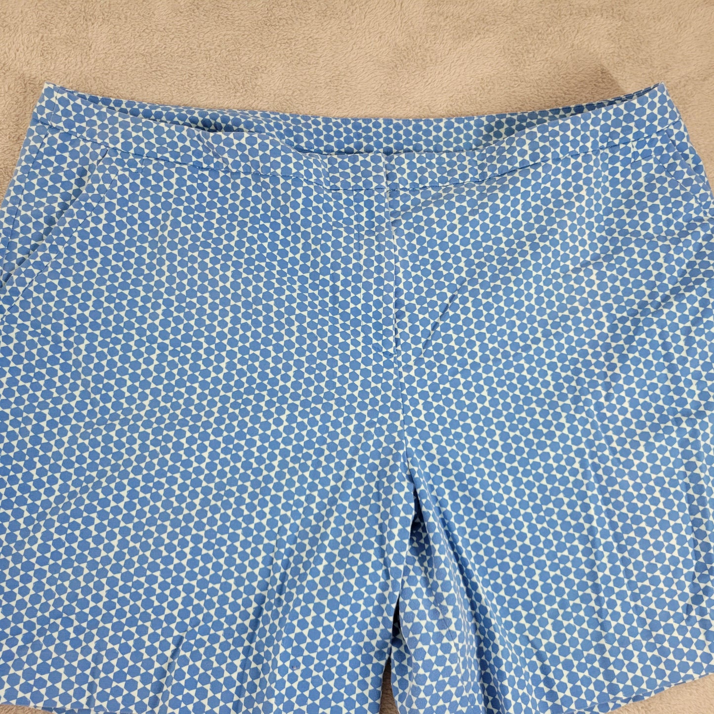 Lane Bryant 28 Blue Geometric Casual Shorts High Rise Cotton Blend Plus GEO192XE