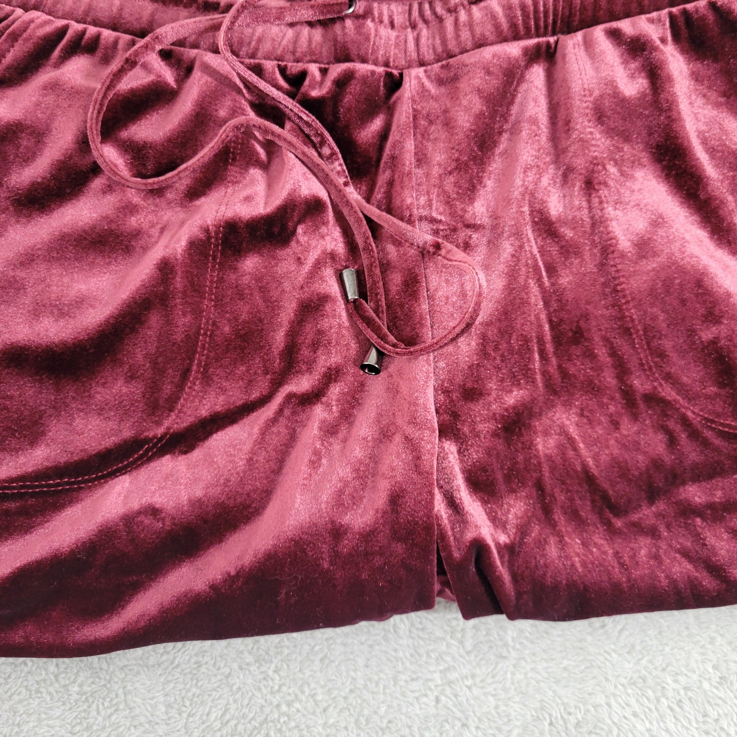 Torrid 1X Pants Womens Plus Burgundy Velour Jogger High Rise Straight BUR17E