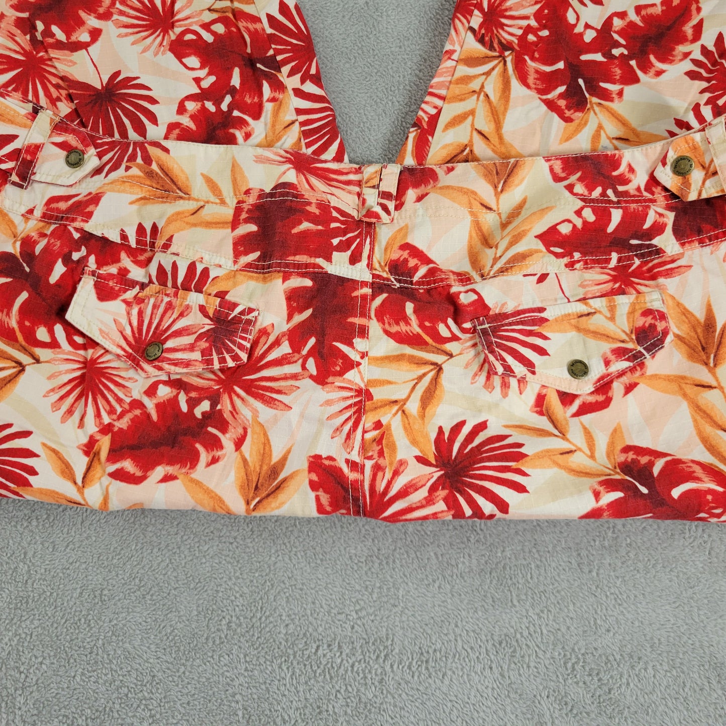 Liz Claiborne Michaela Women's 24P Red Floral Capri Pants High Rise  FLO72XE