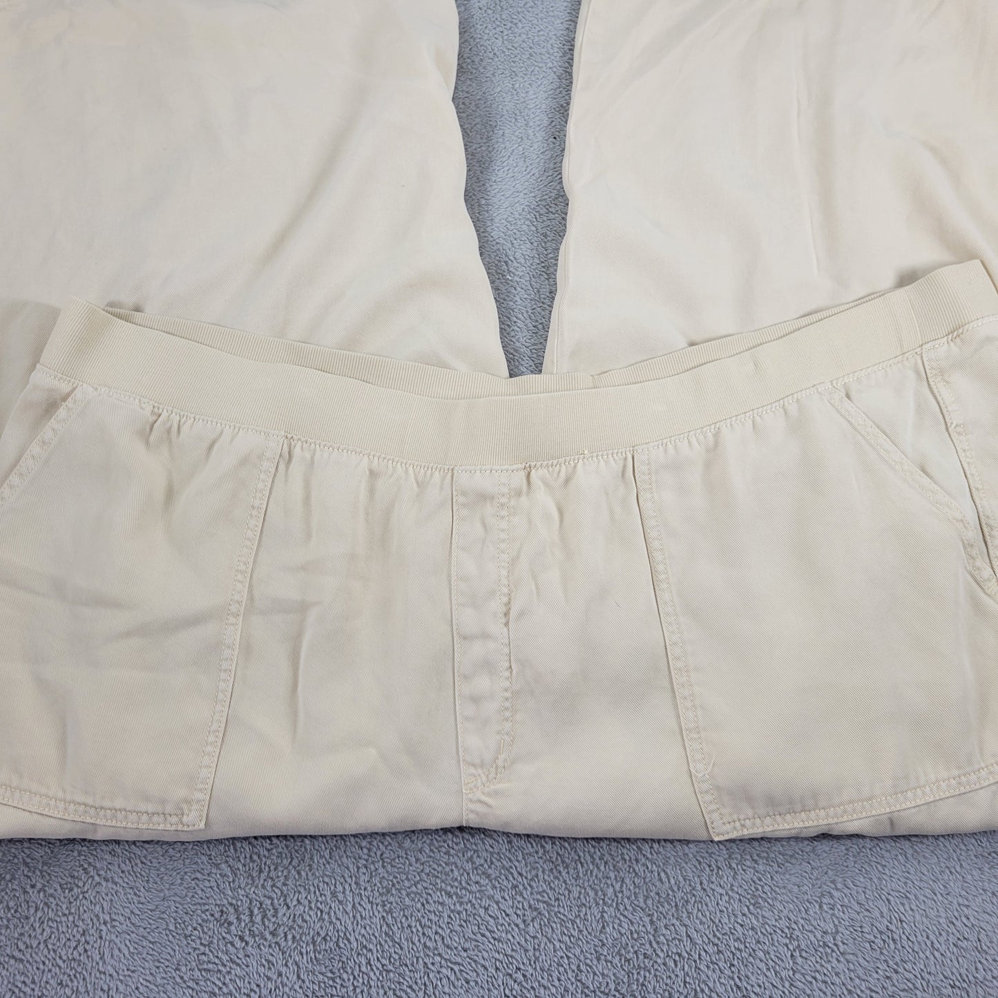 St Johns Bay Womens Plus Size 4X Beige Capri Pants Pull On Elastic Waist CAP29E