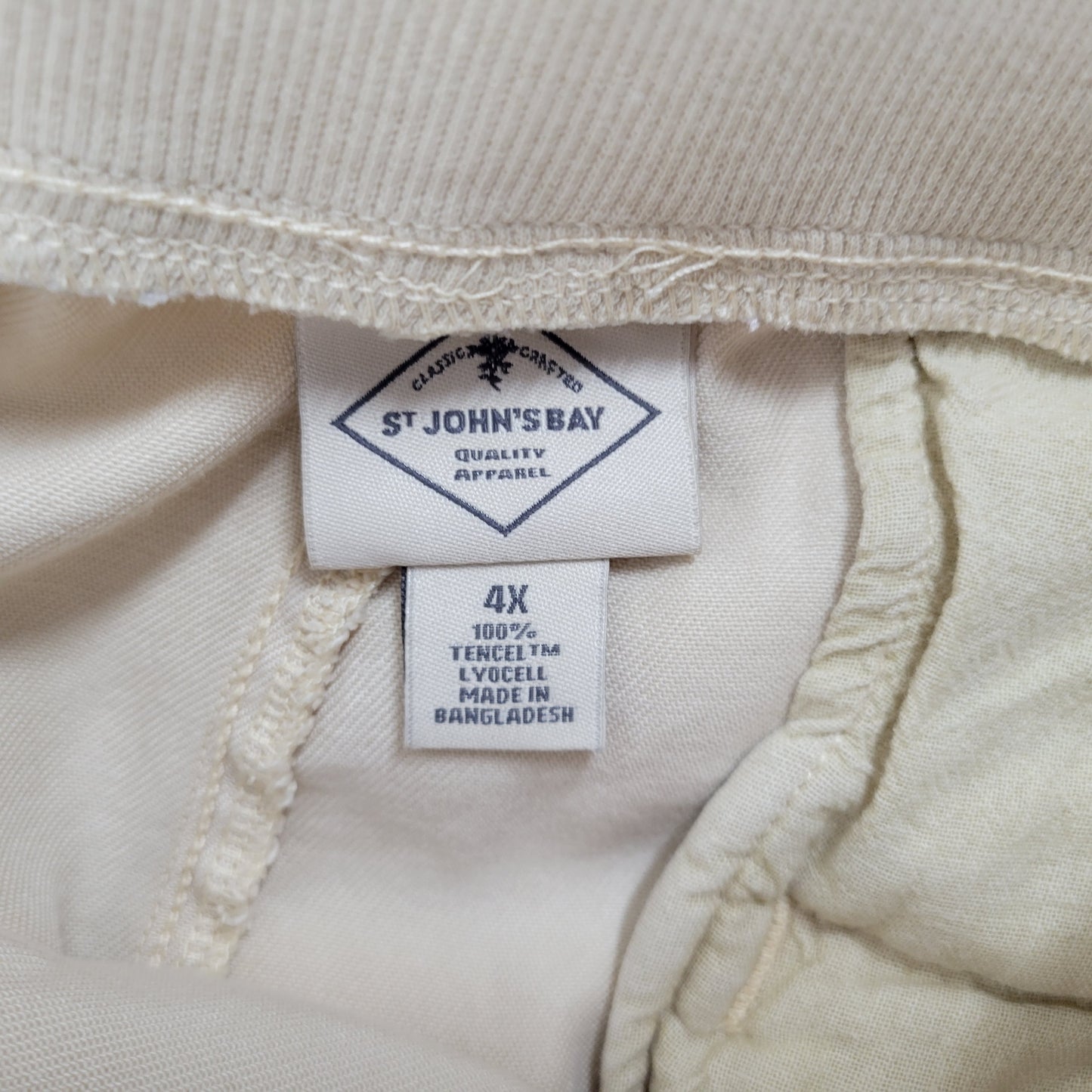 St Johns Bay Womens Plus Size 4X Beige Capri Pants Pull On Elastic Waist CAP29E
