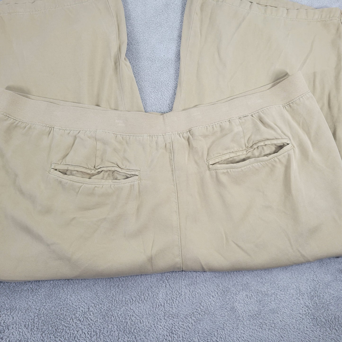 St John's Bay Womens Plus Size 4X Tan Capri Pants Elastic Waist CAP7E