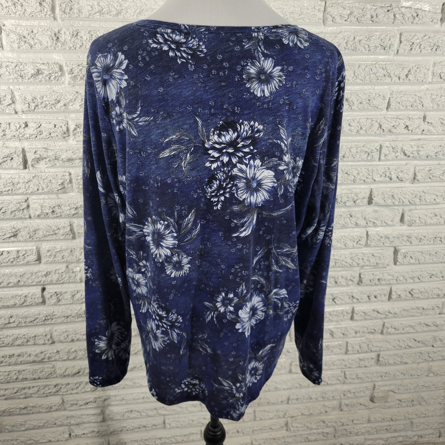 Sonoma Womens XL Blue Floral Long Sleeve V Neck Tee Top Shirt Cotton FLO6E