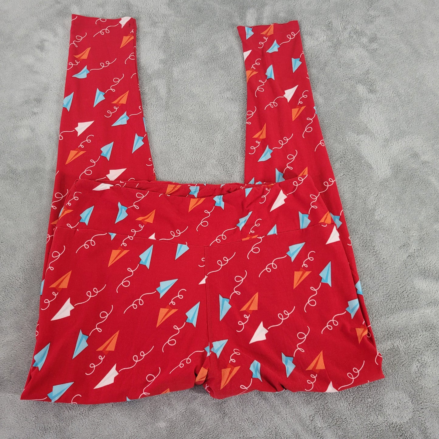 LuLaRoe TC Leggings Tall Curvy Red Paper Origami Airplanes Pants 12-18 NOV137XE