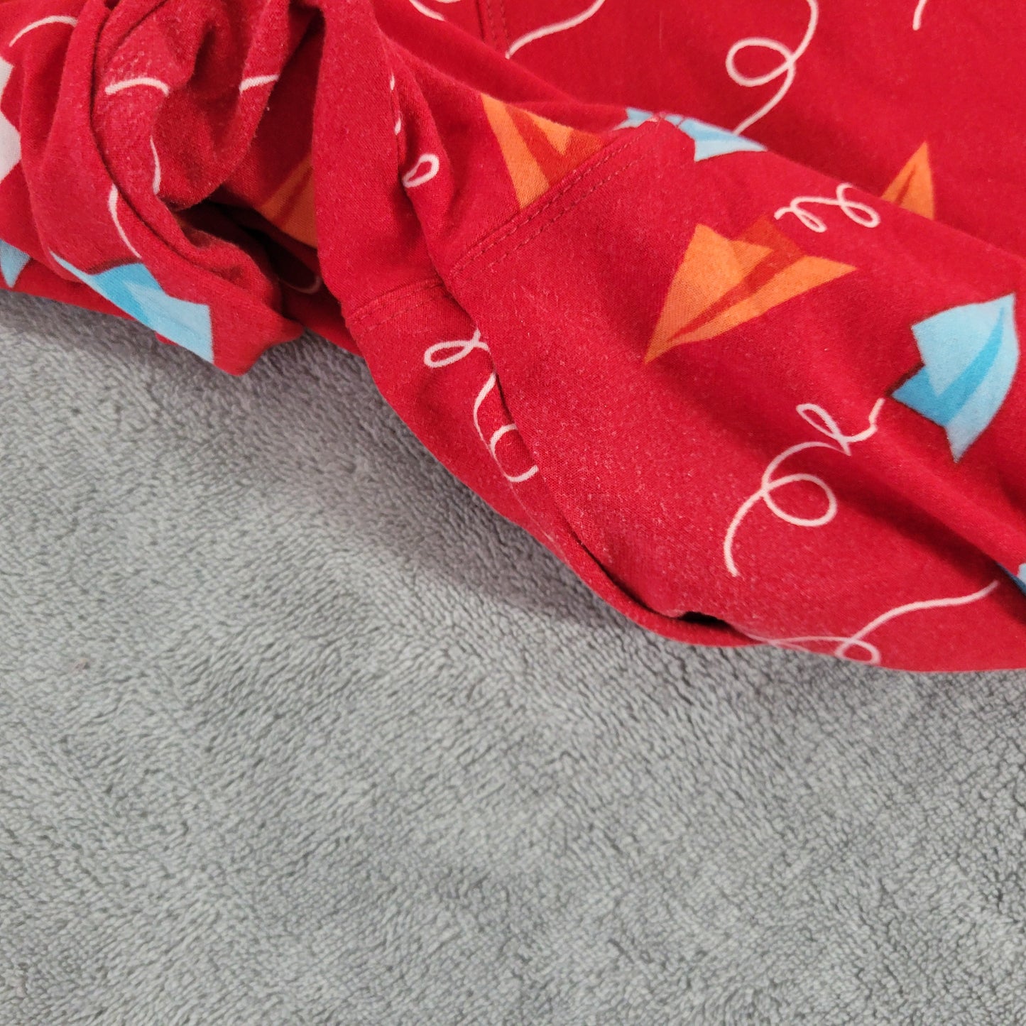 LuLaRoe TC Leggings Tall Curvy Red Paper Origami Airplanes Pants 12-18 NOV137XE