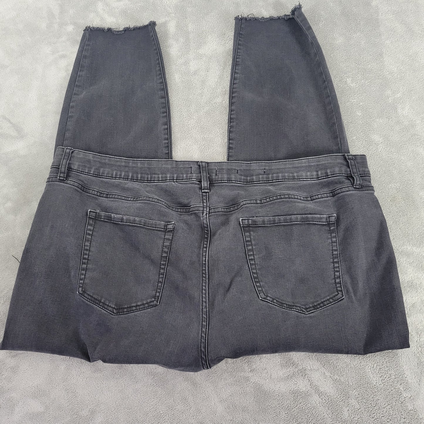 Ava & Viv Womens Plus Size 24 Black Skinny Jeans Cropped Raw Hem Elastic SKI18E