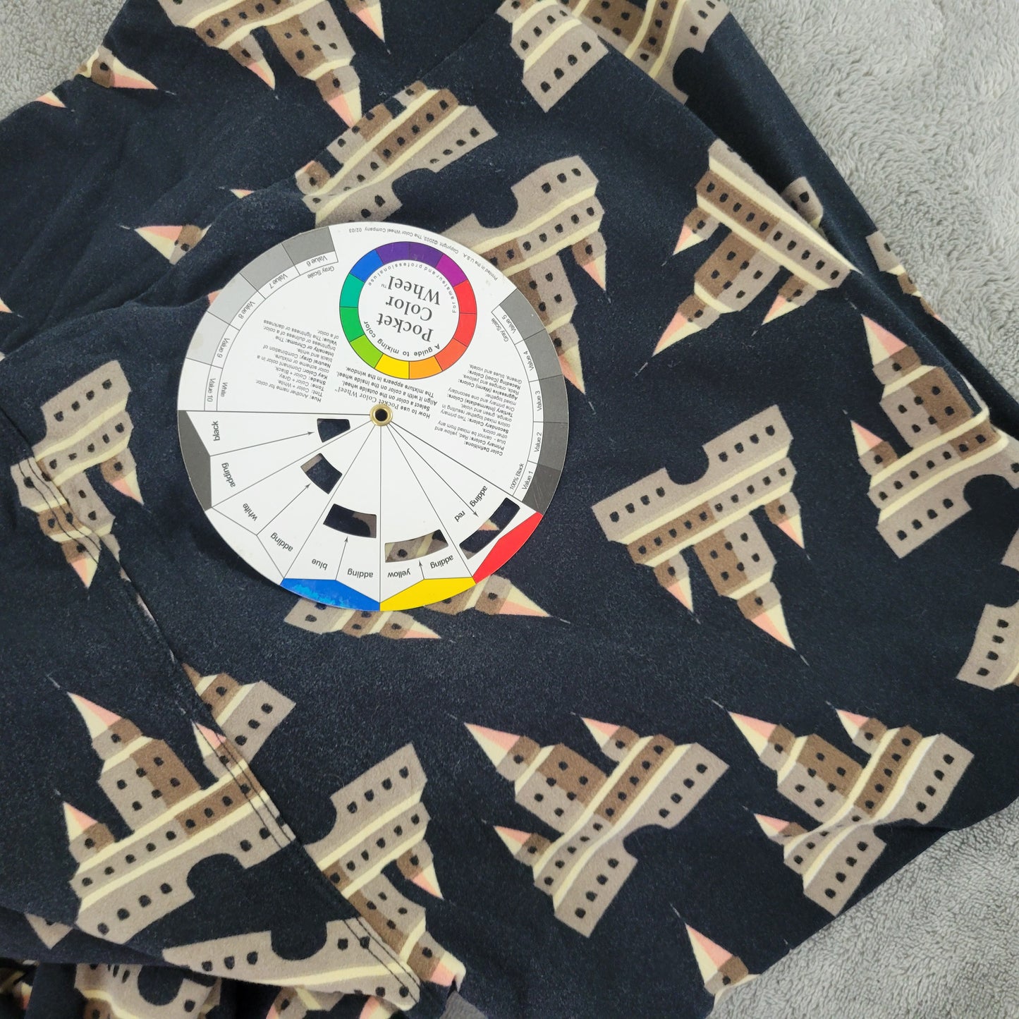 LuLaRoe Disney TC Leggings Cinderella Castle Magic Kingdom Black Pants 1BLA49E