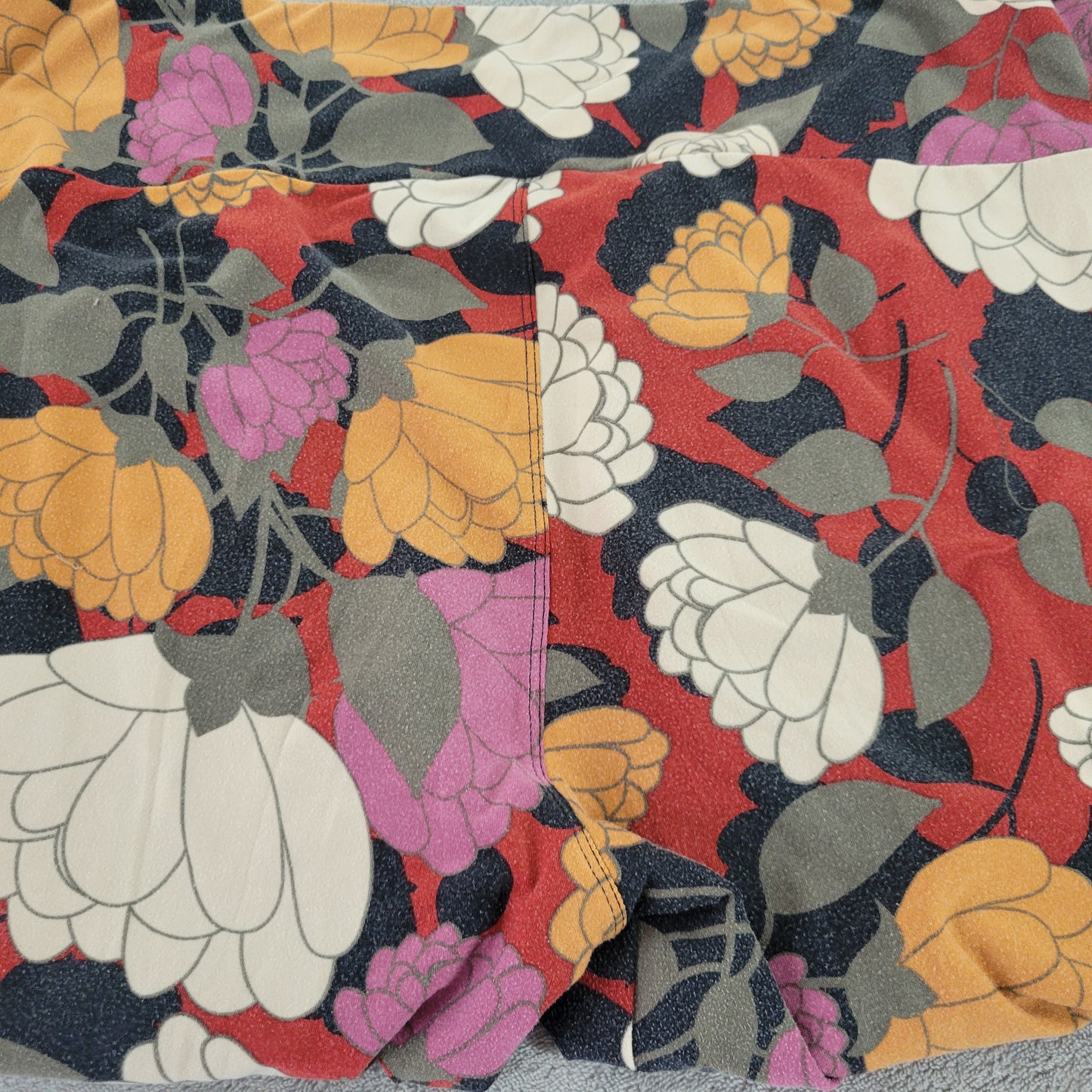LuLaRoe TC Tall Curvy Leggings Retro Vintage Floral Peony Jogger Pants FLO28E