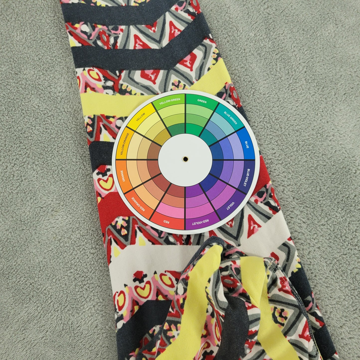 LuLaRoe TC Leggings Tall Curvy Chevron Zig Zag Paisley Black Red Yoga GEO29E