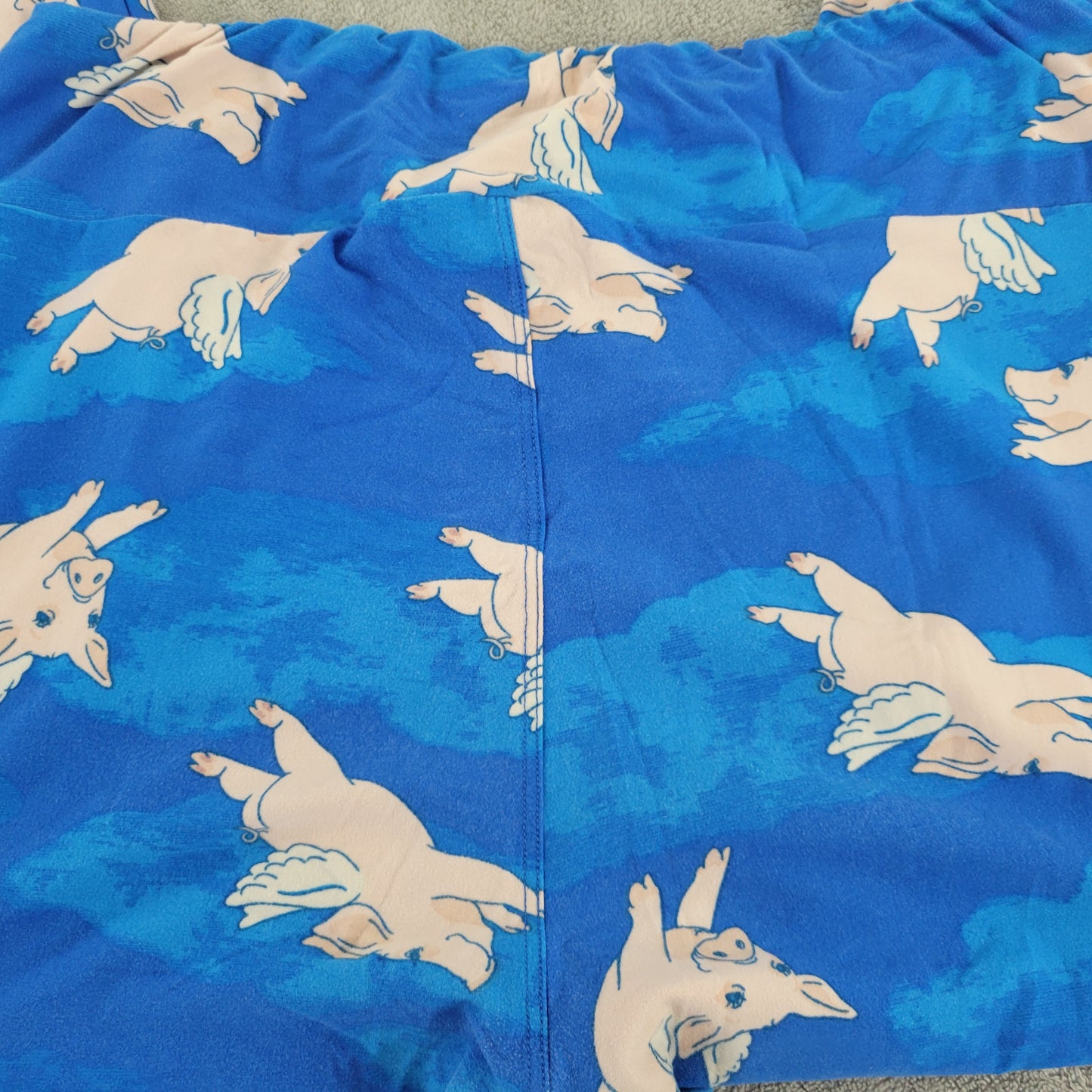 LuLaRoe TC Leggings Tall Curvy Flying Pigs When Pigs Fly Blue Pink Pants BLU11E