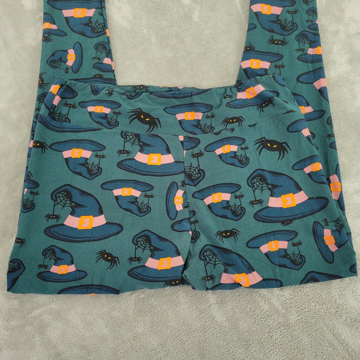 LuLaRoe TC Leggings Tall Curvy Halloween Green Witch Hats Spiders Pants GRE34E