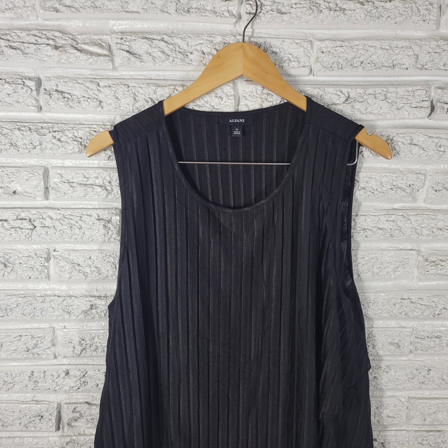 Alfani Womens XL Black Sleeveless Top Round Neck Blouse Tank Shell BLA171E
