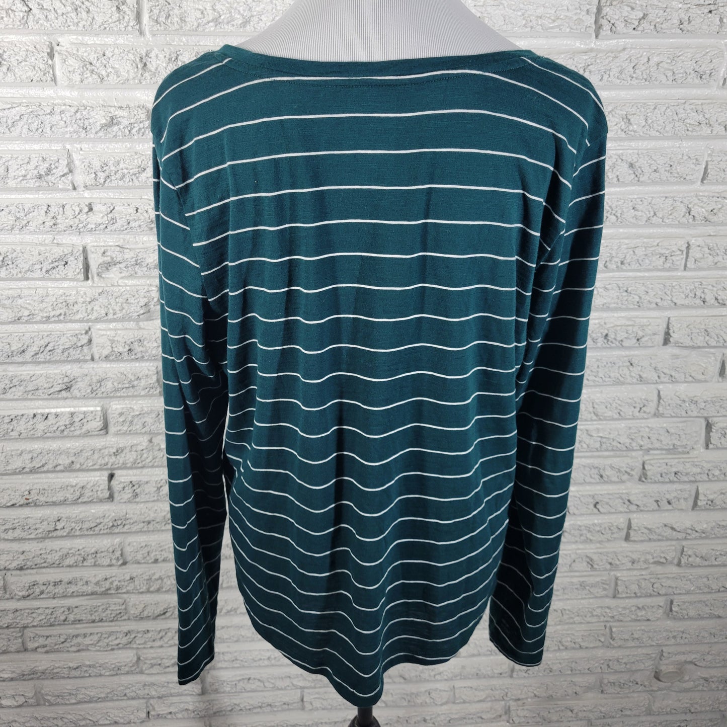 Sonoma Everyday Womens Tee XL Green White Striped Long Sleeve V-Neck GRE40E