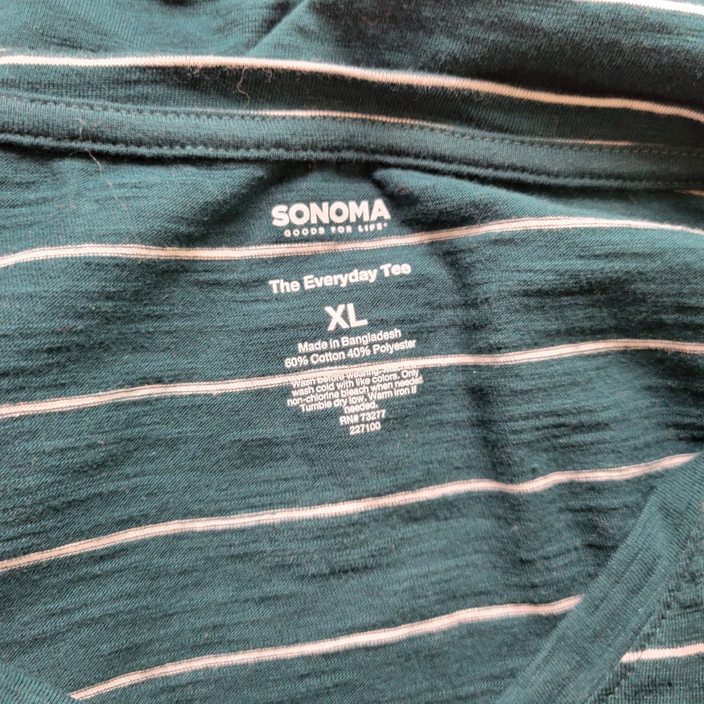Sonoma Everyday Womens Tee XL Green White Striped Long Sleeve V-Neck GRE40E