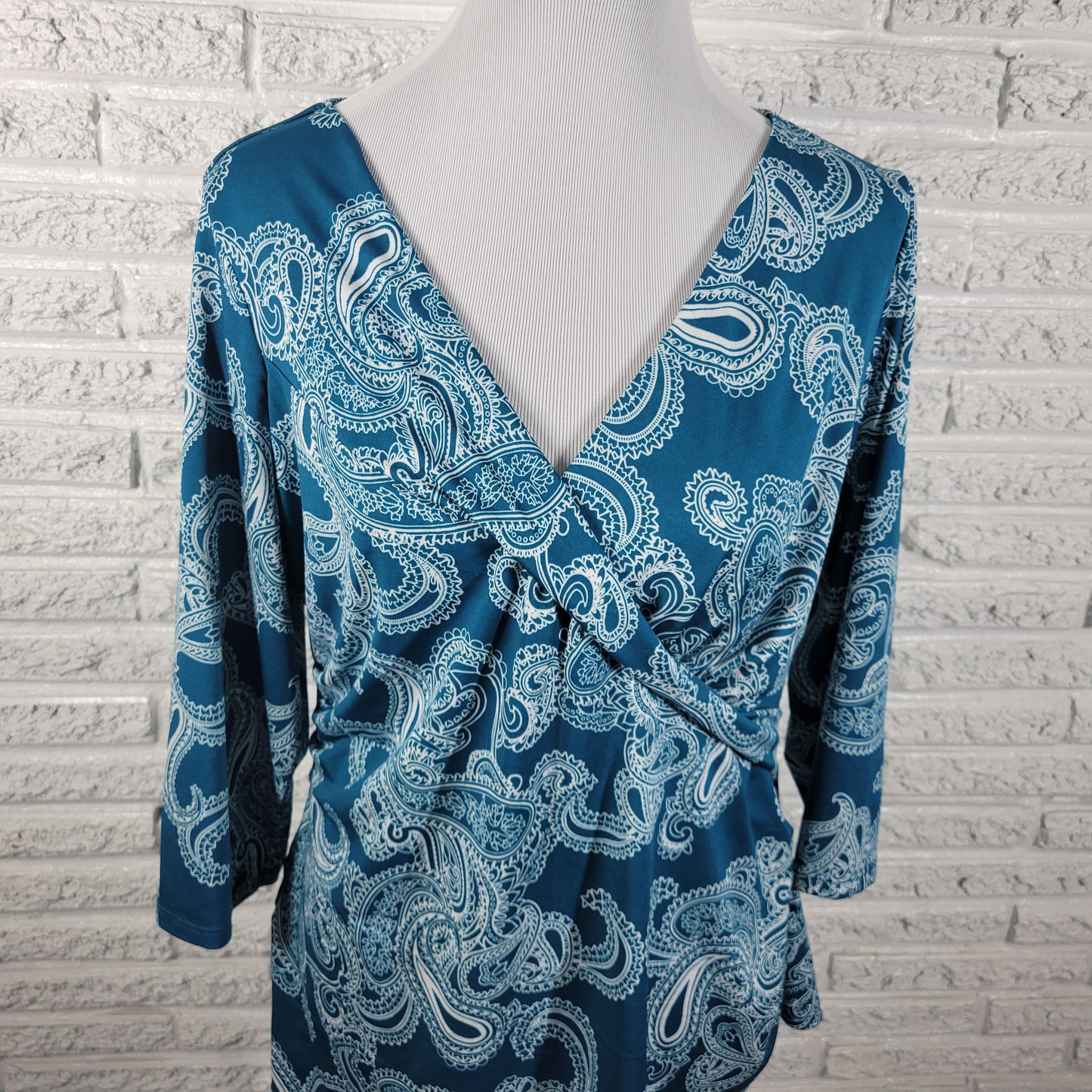 New York & Co Womens XL Paisley Blouse Top 3/4 Sleeve Blue White V-Neck PAI56E