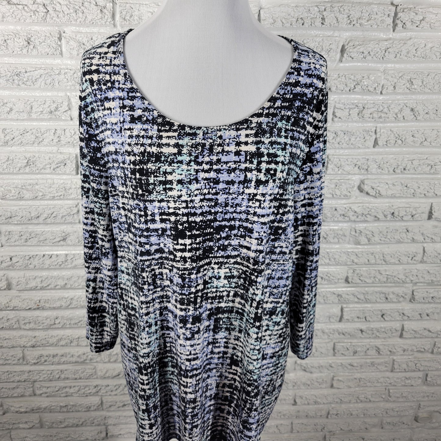 Croft & Barrow Womens Tunic 1X Plus Black Blue Watercolor Embroidered WAT25E
