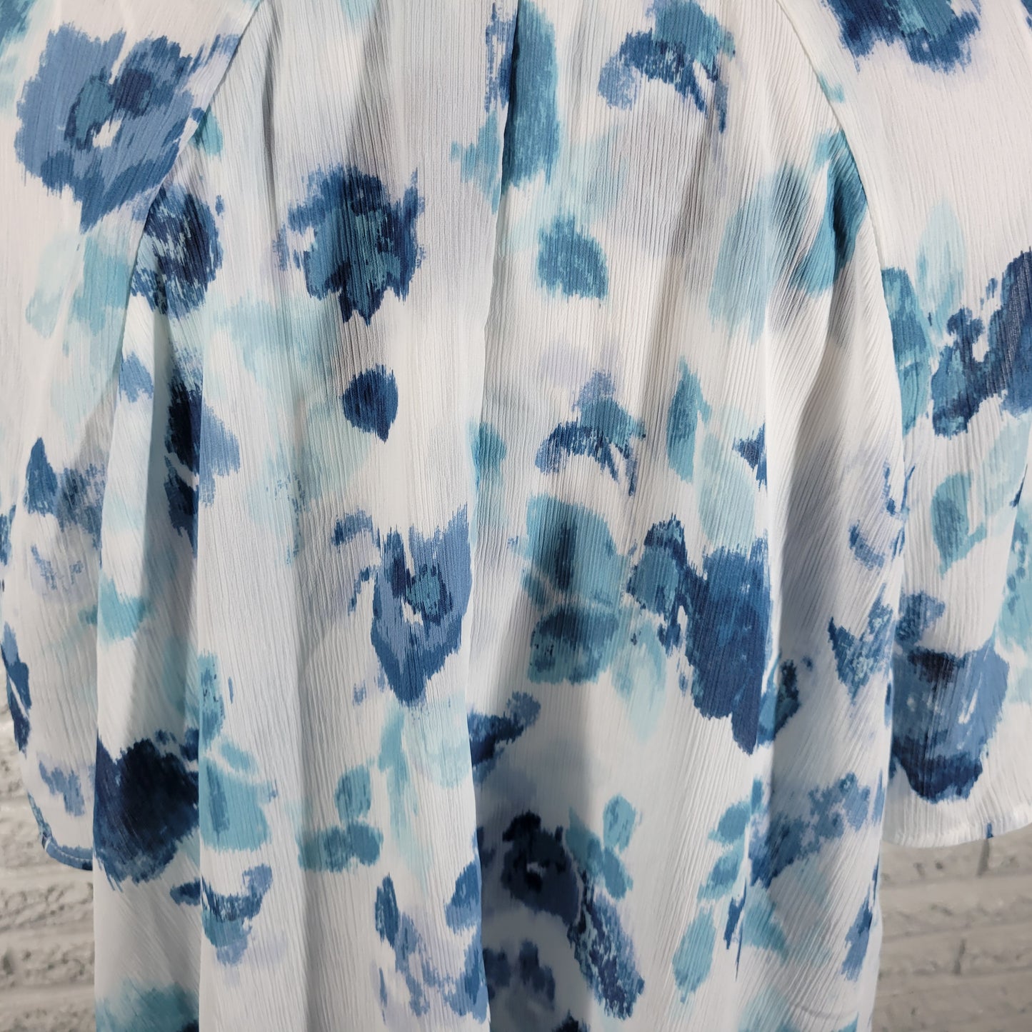 Juicy Couture Womens Top Blouse XXL Blue Watercolor Floral Split Sleeve FLO128XE