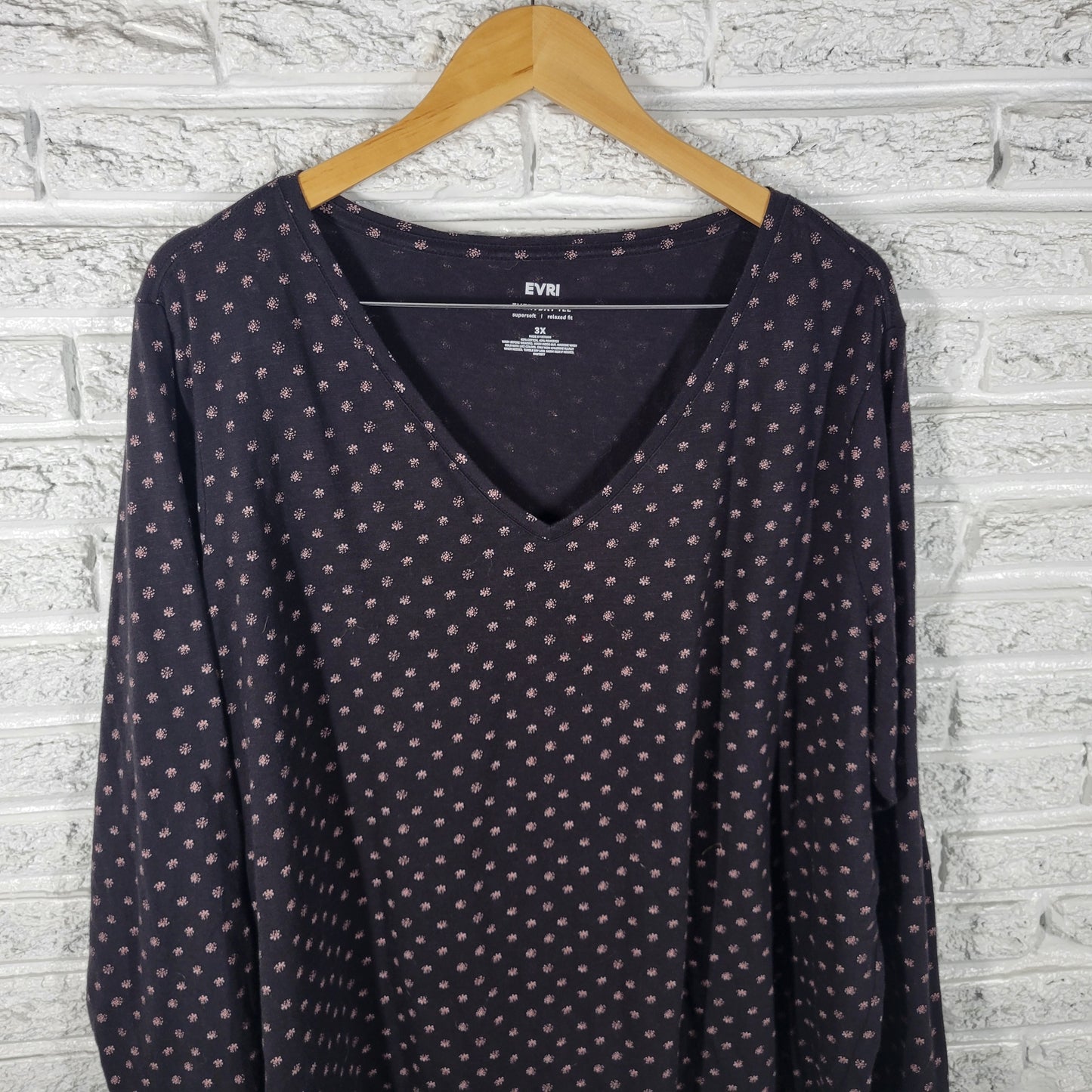 Evri Womens 3X Plus Black Pattern Long Sleeve V-Neck T-Shirt Top Cotton BLA118E