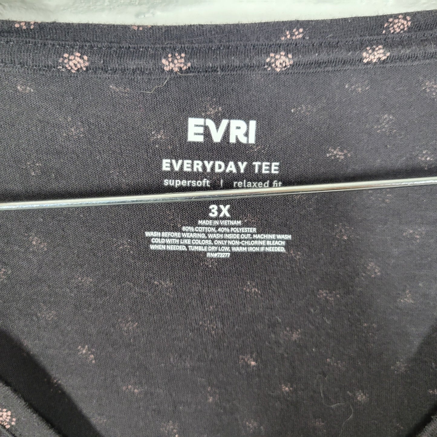 Evri Womens 3X Plus Black Pattern Long Sleeve V-Neck T-Shirt Top Cotton BLA118E