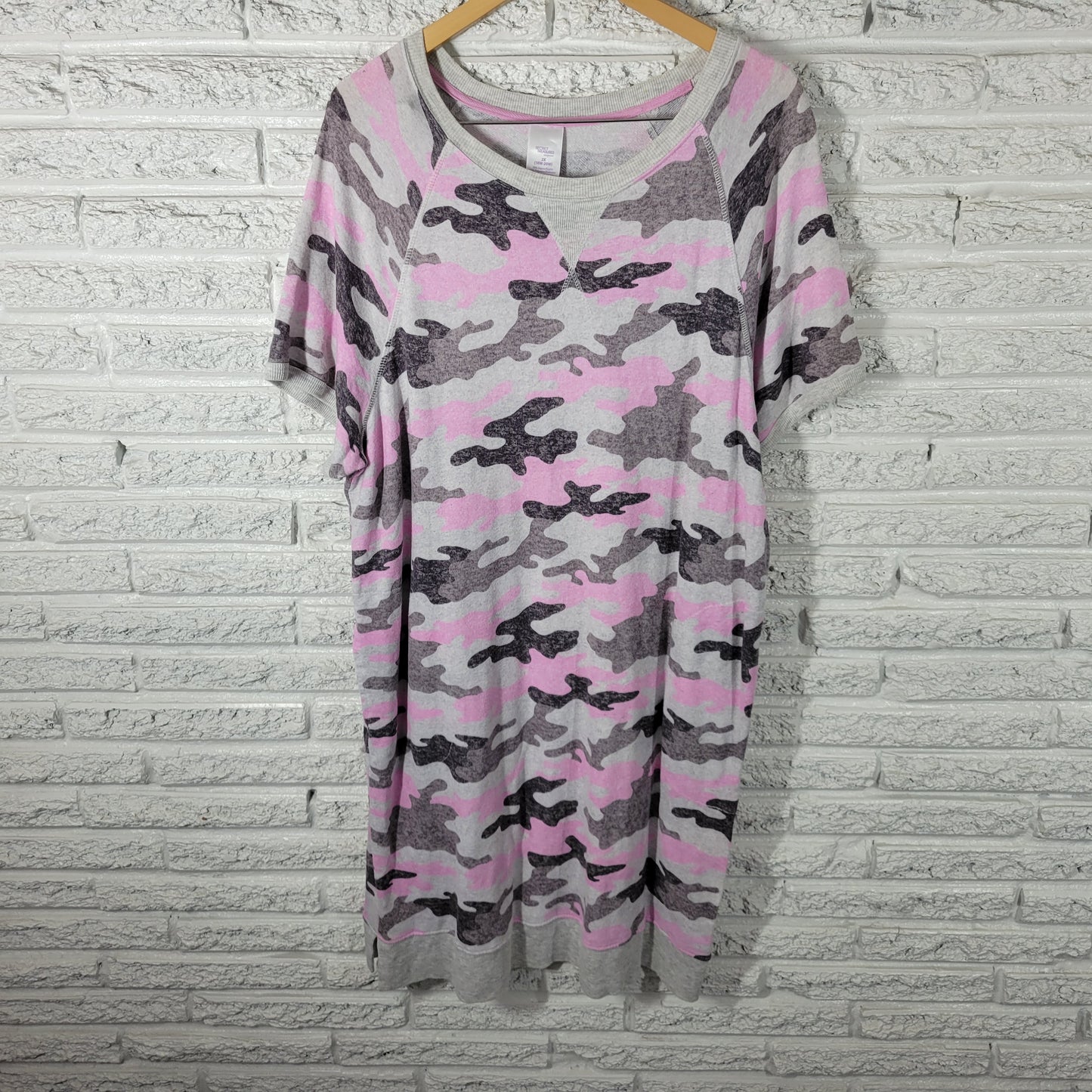 Secret Treasures 2X Plus Pajama Top Nightgown Sleepwear Gray Pink Camo CAM8E