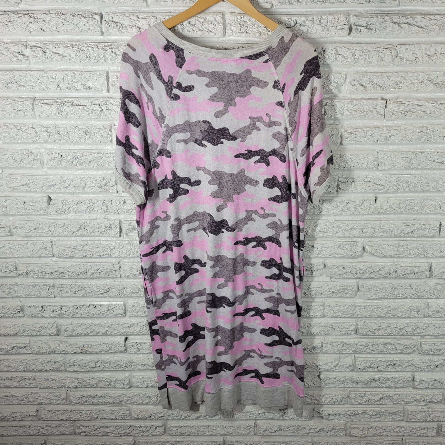 Secret Treasures 2X Plus Pajama Top Nightgown Sleepwear Gray Pink Camo CAM8E