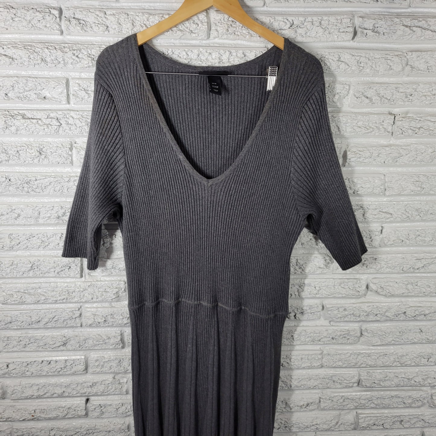 Lane Bryant 26/28 Plus Size Gray Sweater Dress V Neck Knee Length Cotton SWE124E