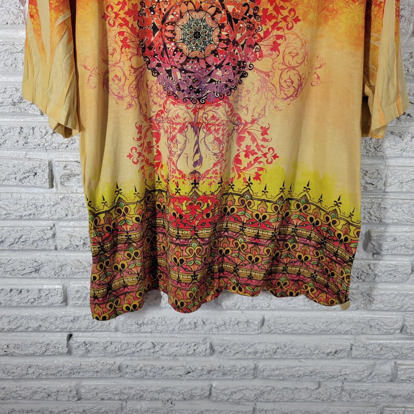 Liz & Me Womens 1X Orange Yellow Mandala Rhinestone Laser Cut Top GEO103E