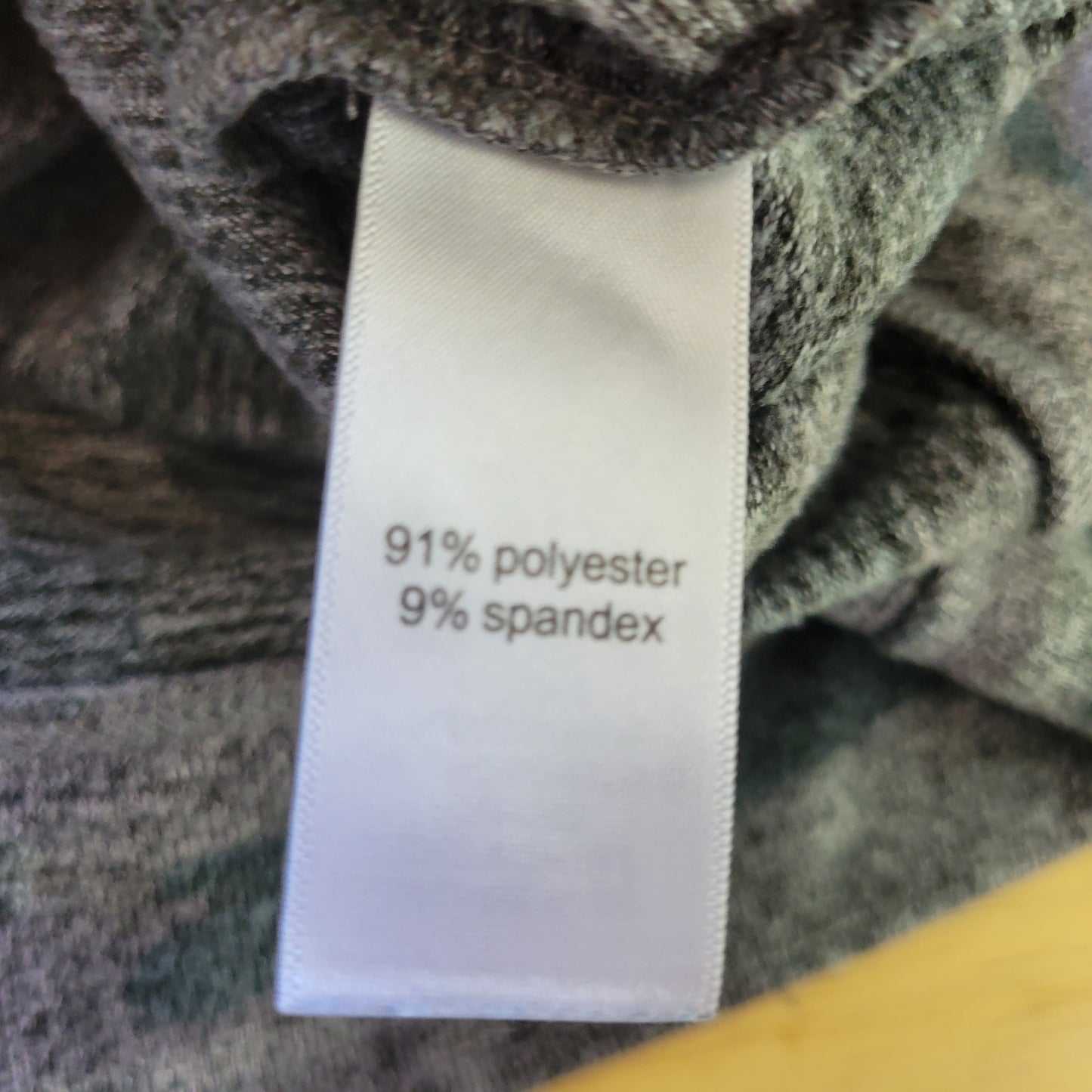 Maurices Sweatshirt Sweater 1X Plus Gray Green Camo Turtleneck Pullover CAM9E