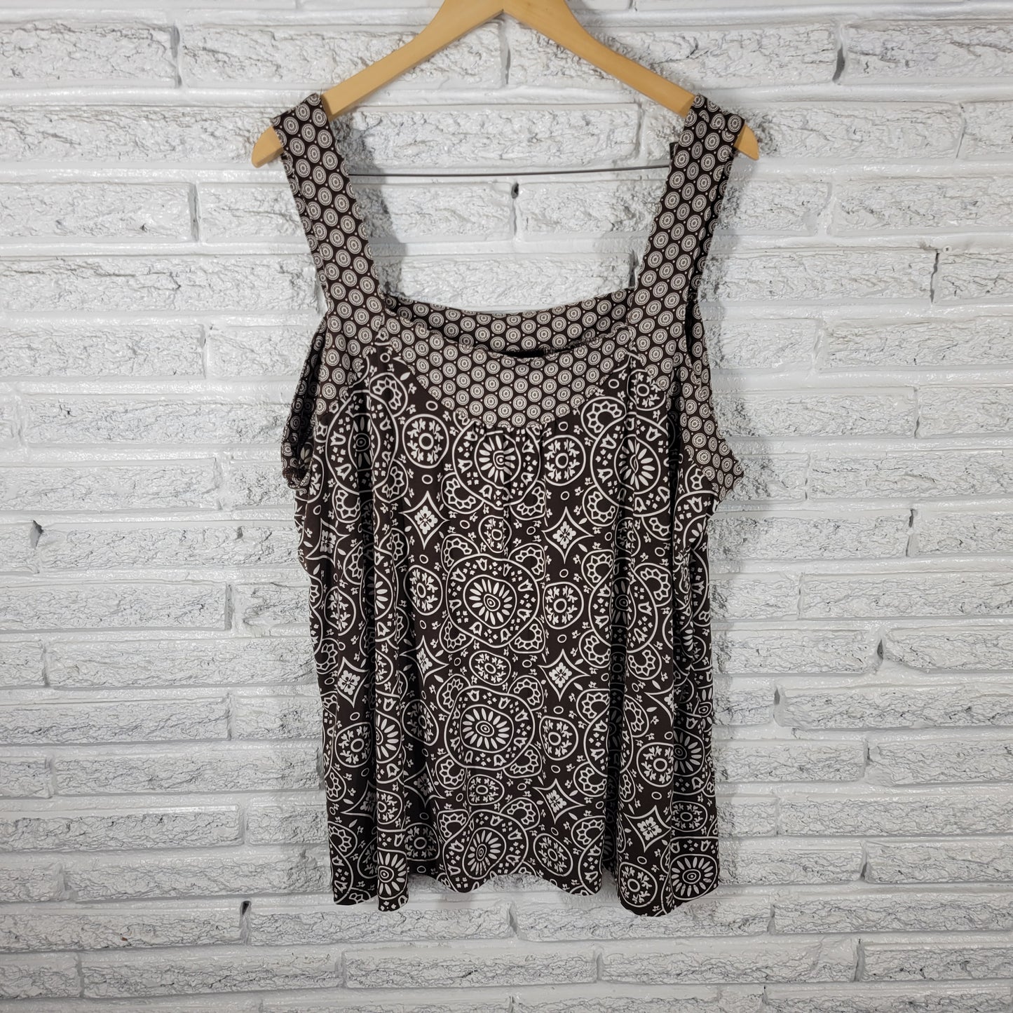 Avenue Swing Top 26/28 Plus Brown White Geometric Square Neck GEO144E
