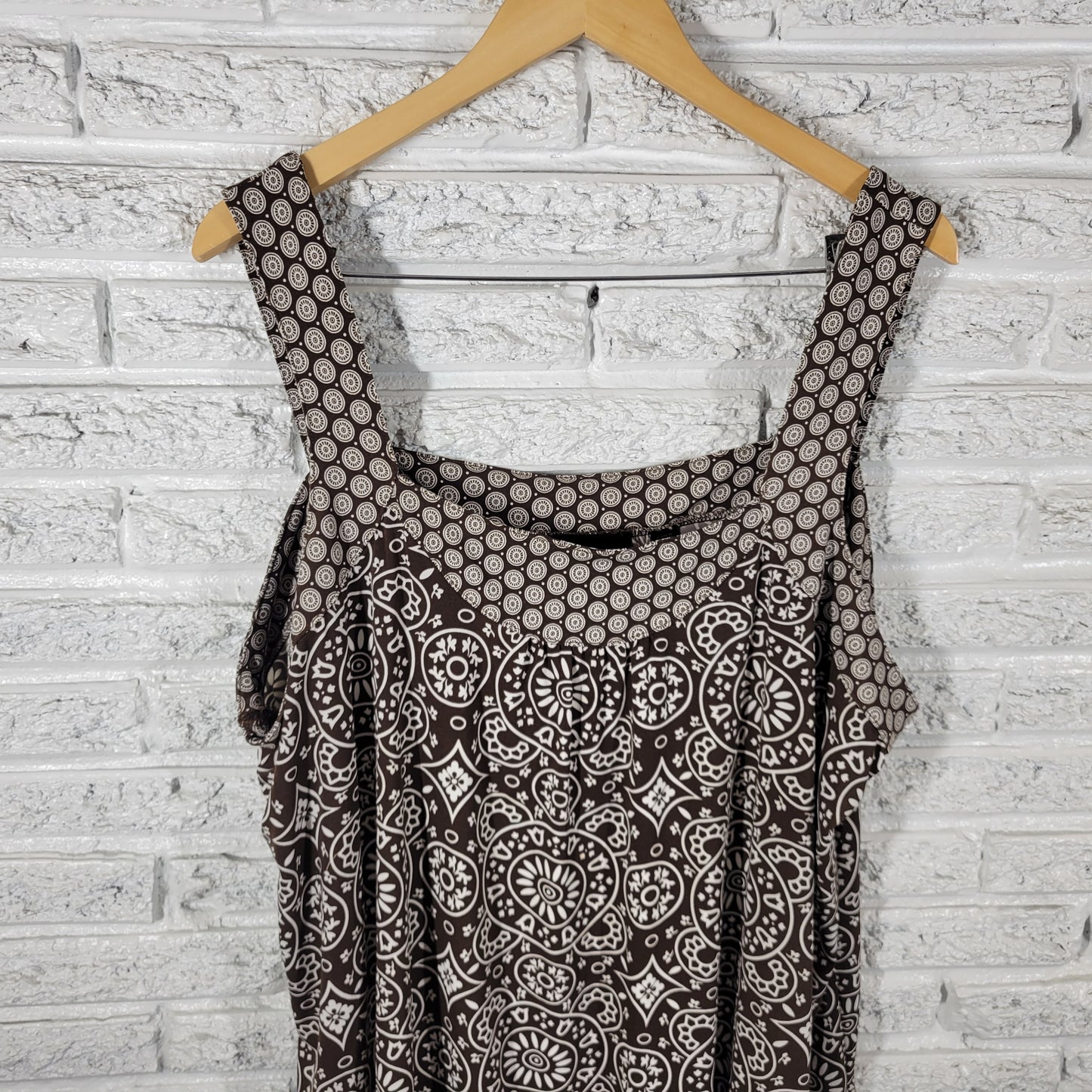 Avenue Swing Top 26/28 Plus Brown White Geometric Square Neck GEO144E