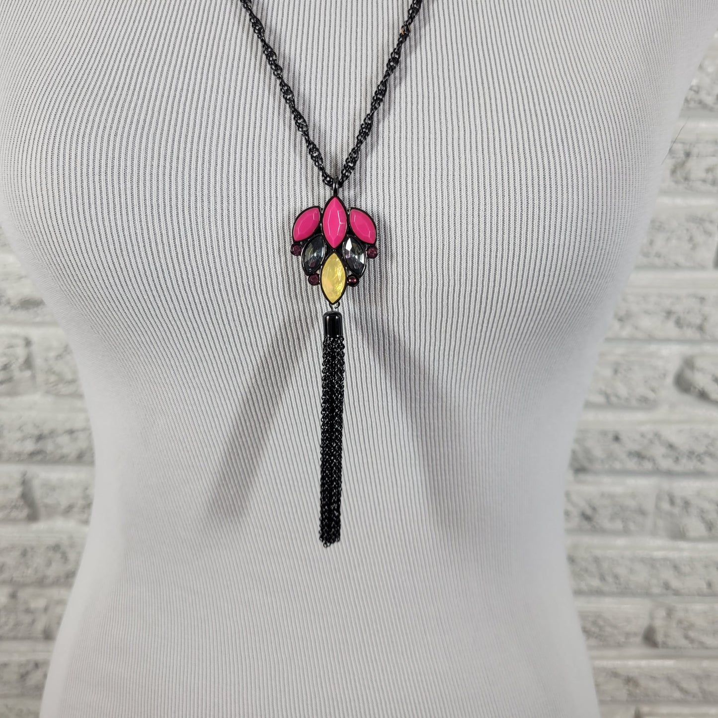 Chico's Long Black Chain Tassel Necklace Pink Yellow Statement Pendant N34E