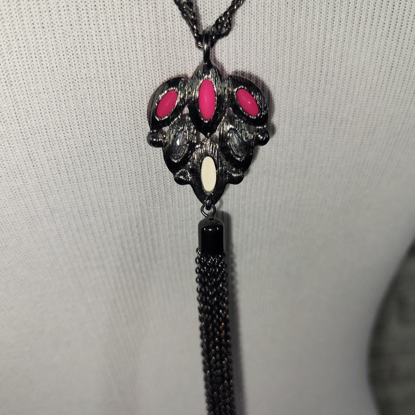 Chico's Long Black Chain Tassel Necklace Pink Yellow Statement Pendant N34E