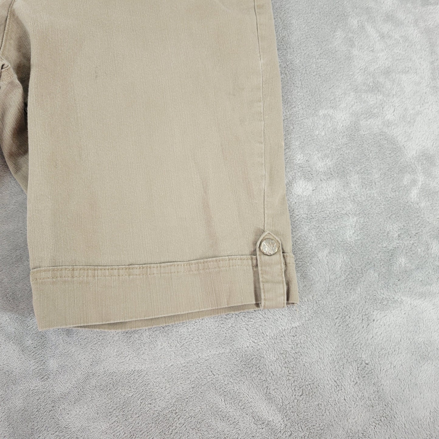 Gloria Vanderbilt Bermuda Shorts 18 Plus Tan Denim Embroidered Pocket SHO3E