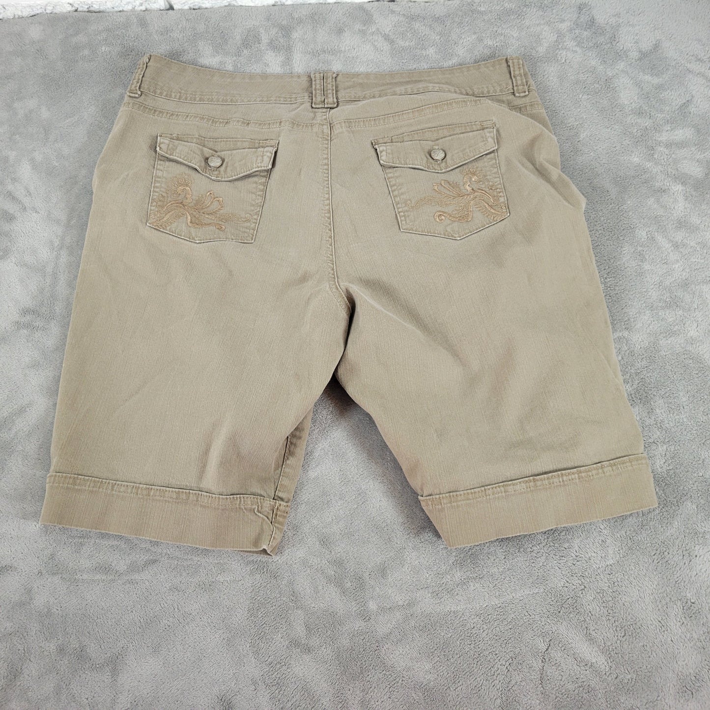Gloria Vanderbilt Bermuda Shorts 18 Plus Tan Denim Embroidered Pocket SHO3E