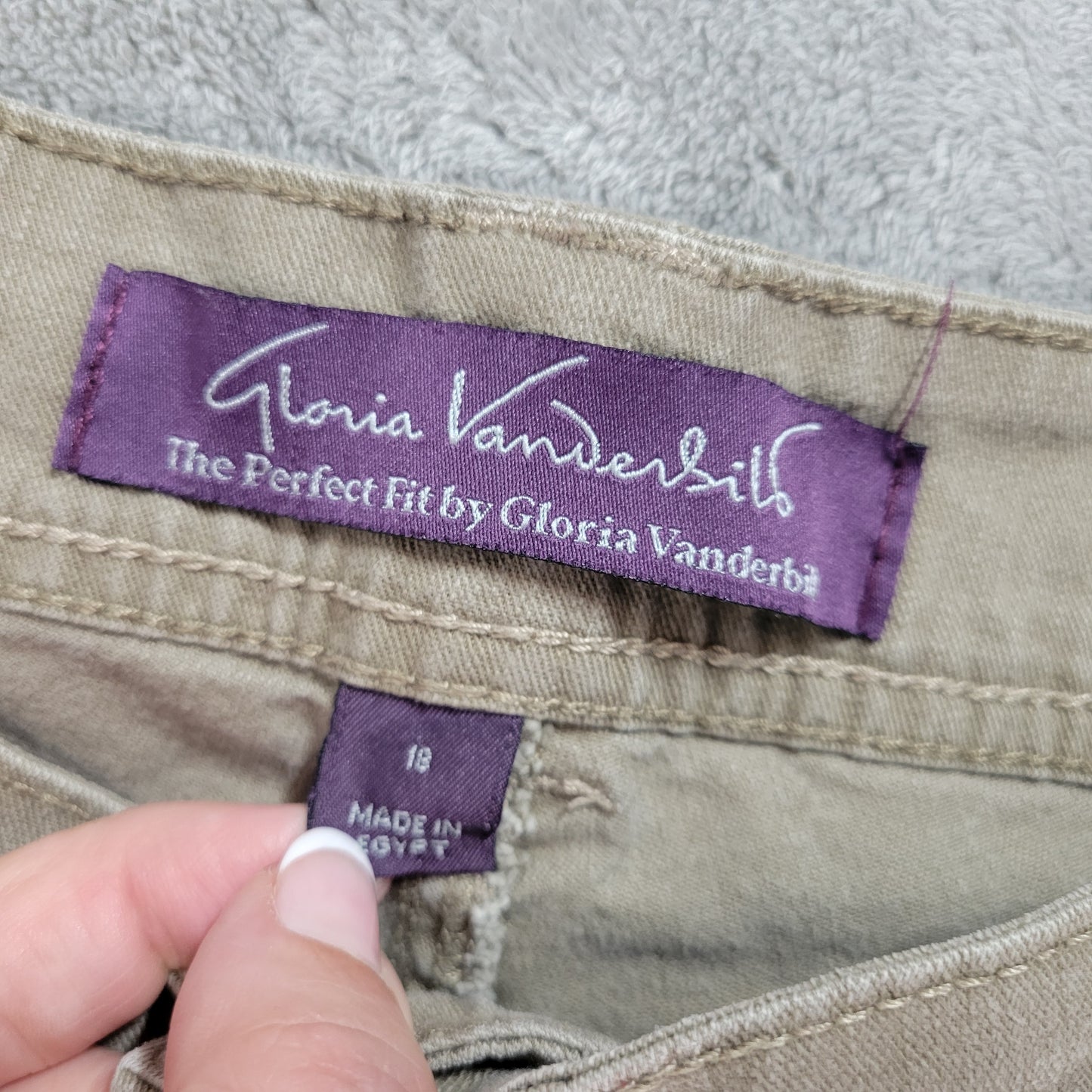 Gloria Vanderbilt Bermuda Shorts 18 Plus Tan Denim Embroidered Pocket SHO3E
