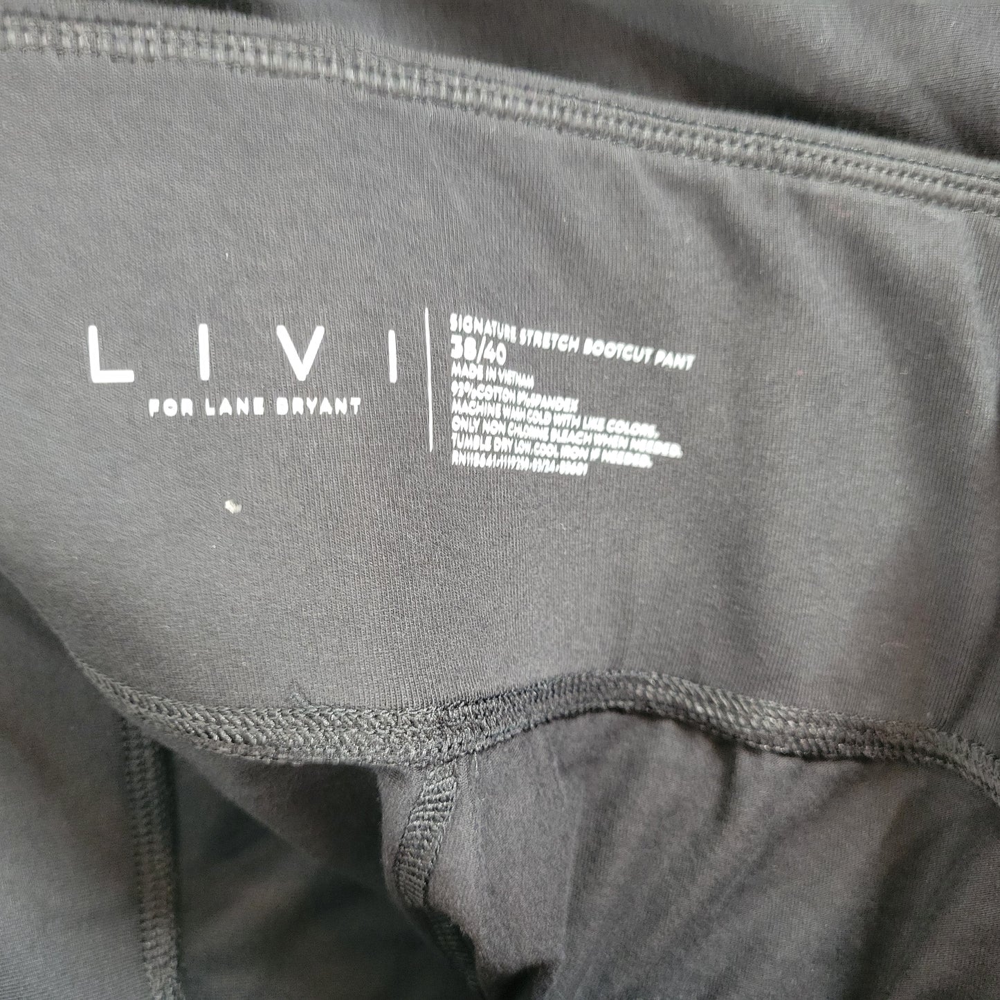 LIVI Lane Bryant Pants 38/40 Black Bootcut Elastic Waist Stretch Plus BOO14E