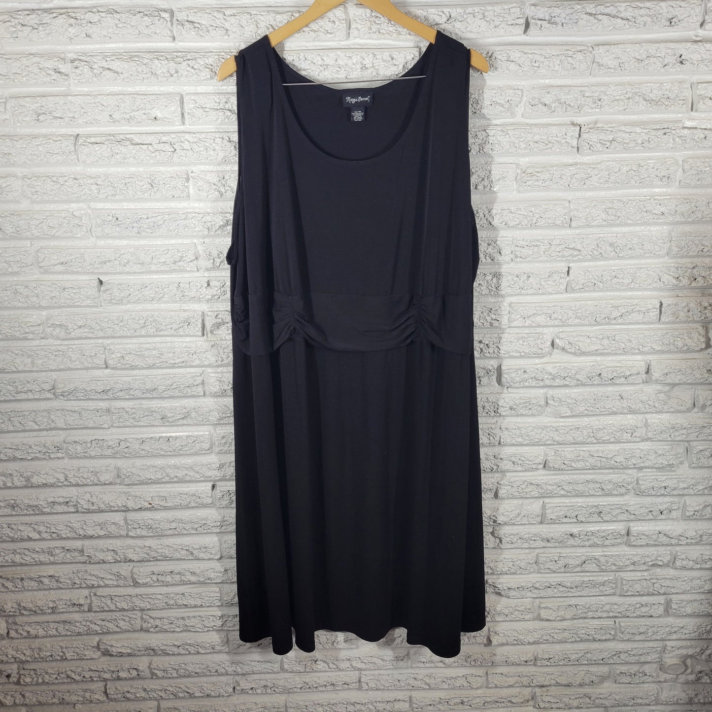 Maggie Barnes Women 4X Dress Black Sheath Tank Sleeveless Knee Length BLA182E