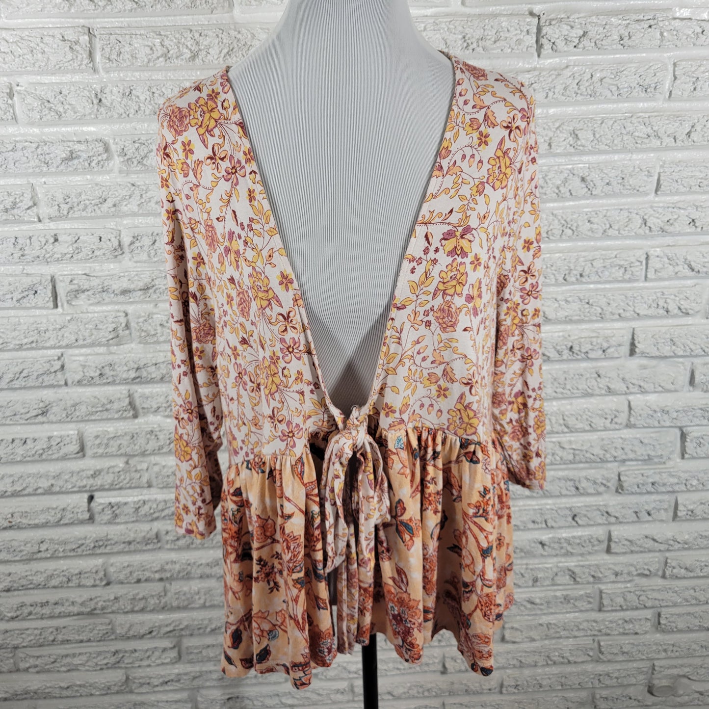 Torrid Women 2X Top Blouse Pink Orange Floral Tied Front 3/4 Sleeve FLO176E