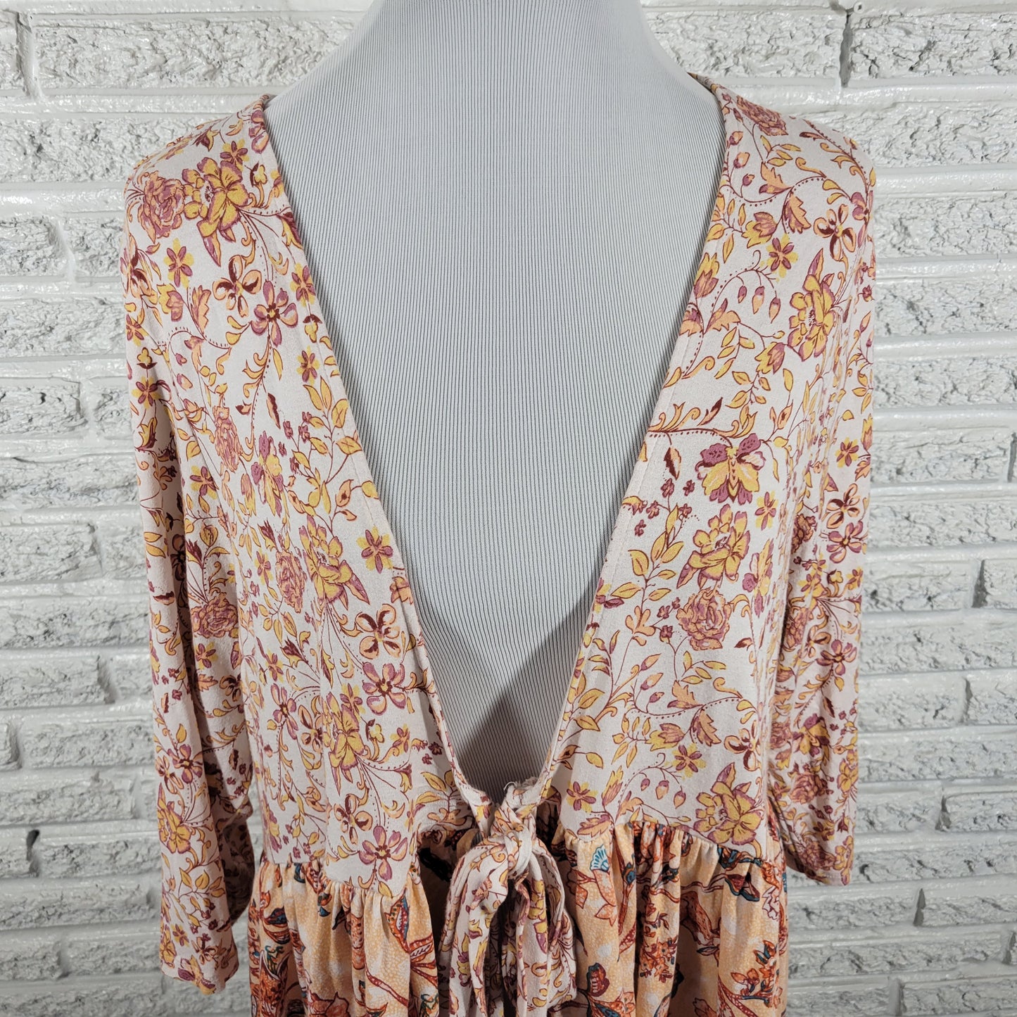 Torrid Women 2X Top Blouse Pink Orange Floral Tied Front 3/4 Sleeve FLO176E