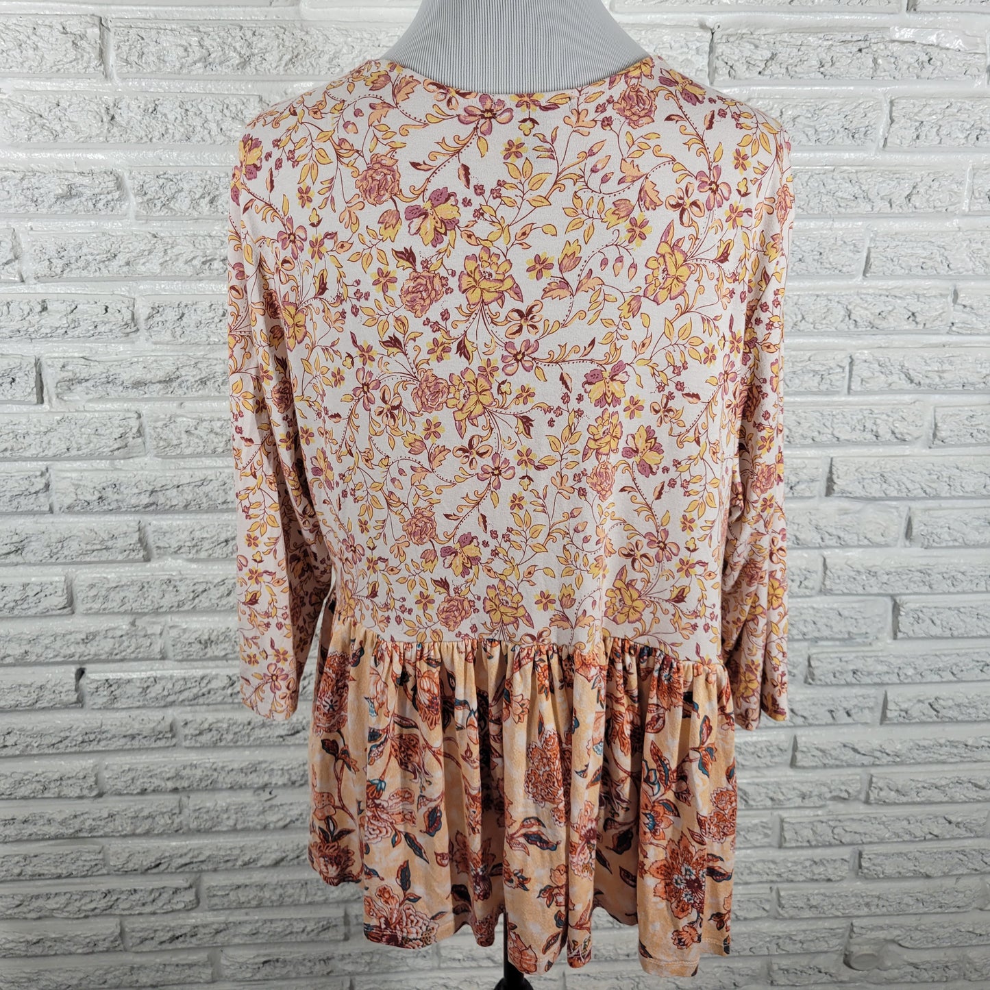 Torrid Women 2X Top Blouse Pink Orange Floral Tied Front 3/4 Sleeve FLO176E