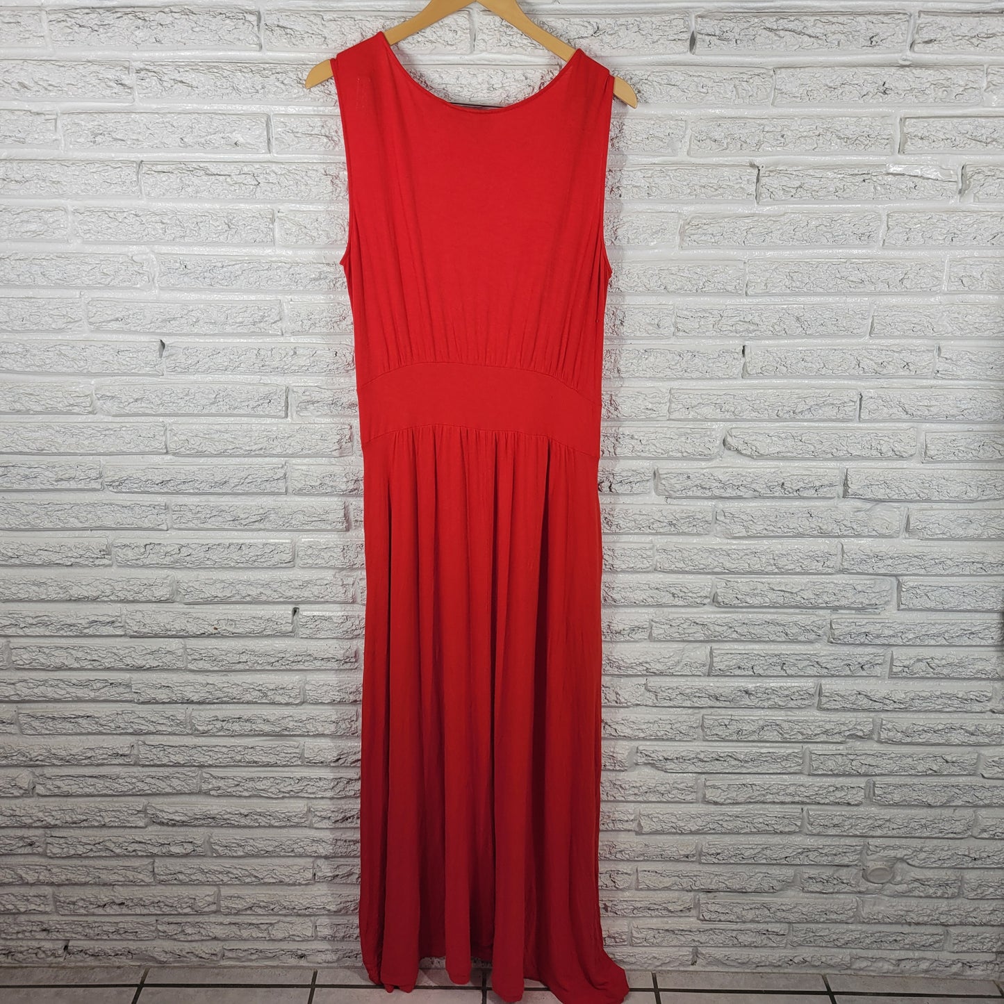 New York & Company Women XL Maxi Dress Red Tank Sleeveless Sheath Stretch RED35E