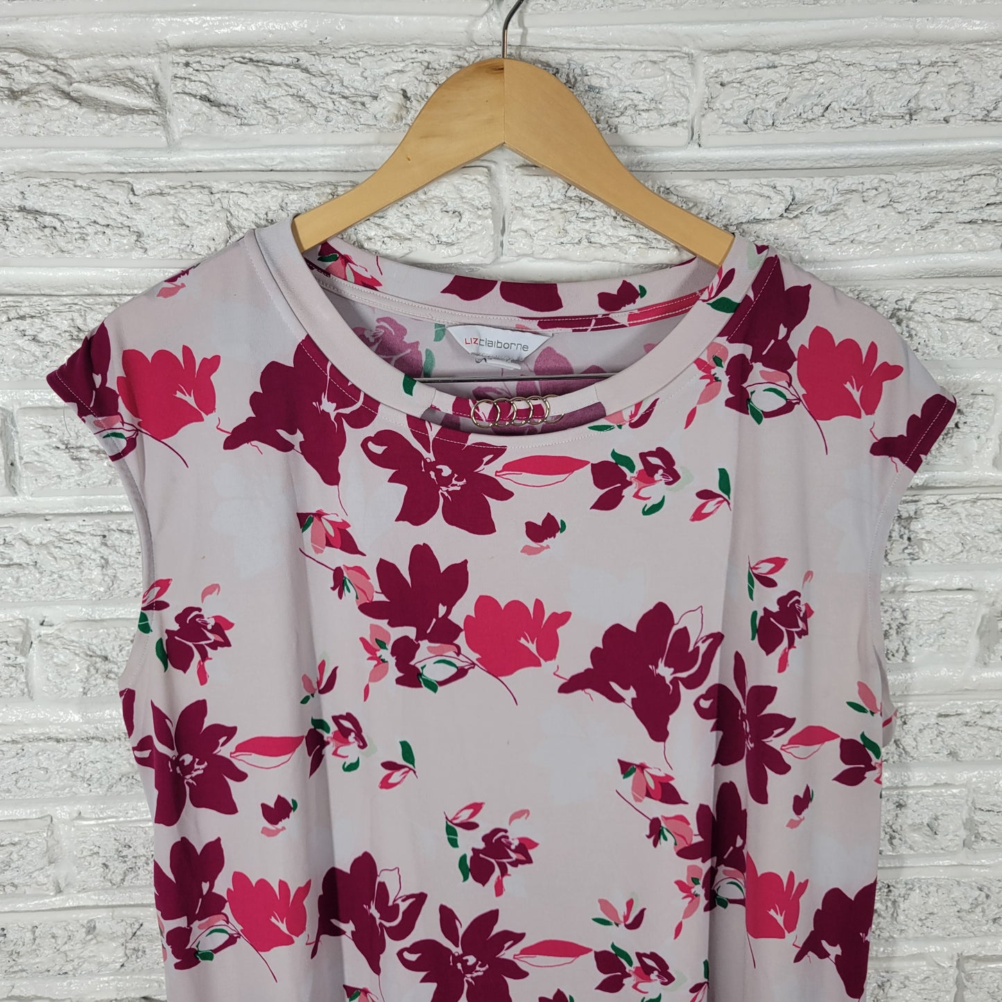 Liz Claiborne Top XL Womens Red Floral Keyhole Blouse Sleeveless FLO223E