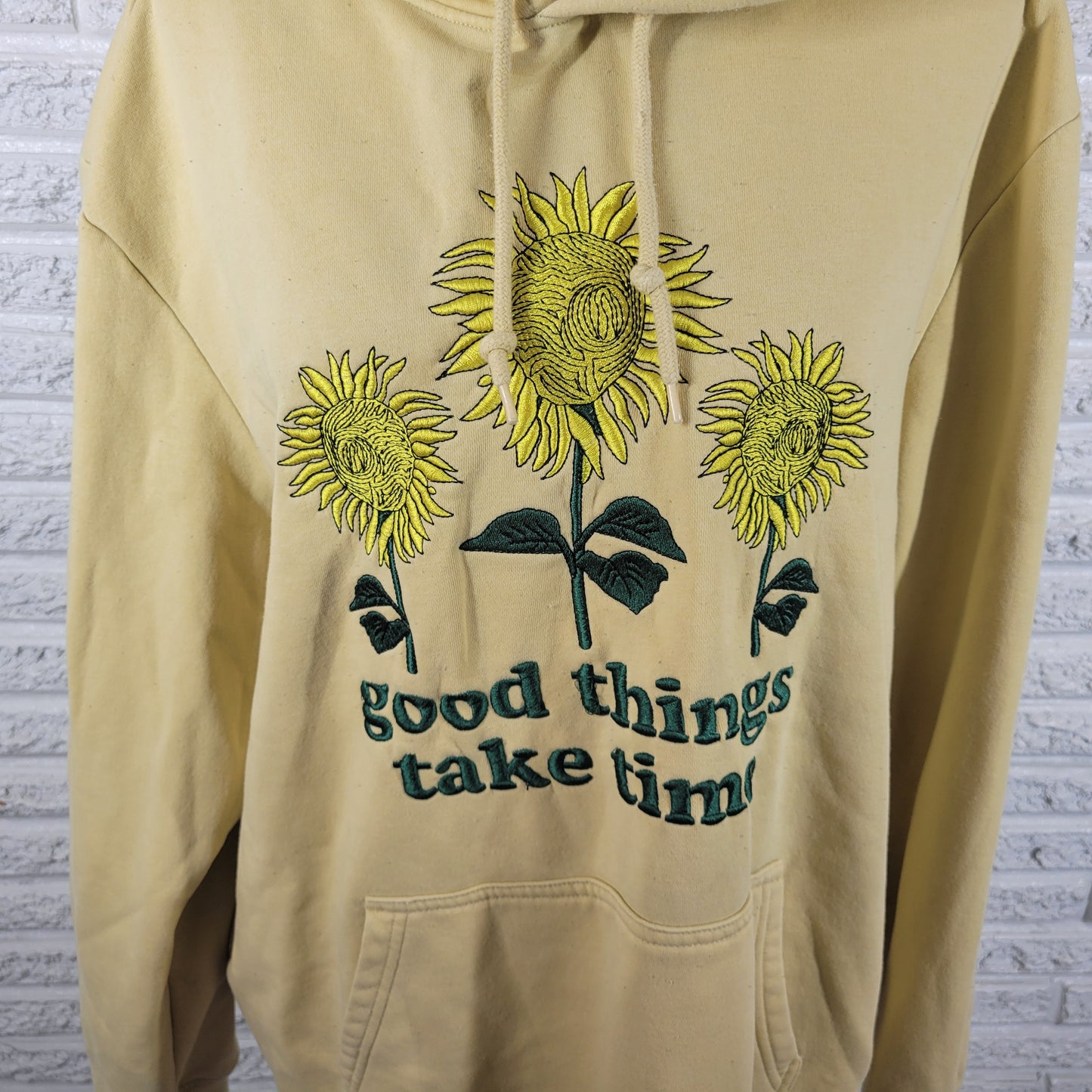HM Hoodie Sweatshirt XL Womens Yellow Sunflower Embroidered Pullover Top SWE181E