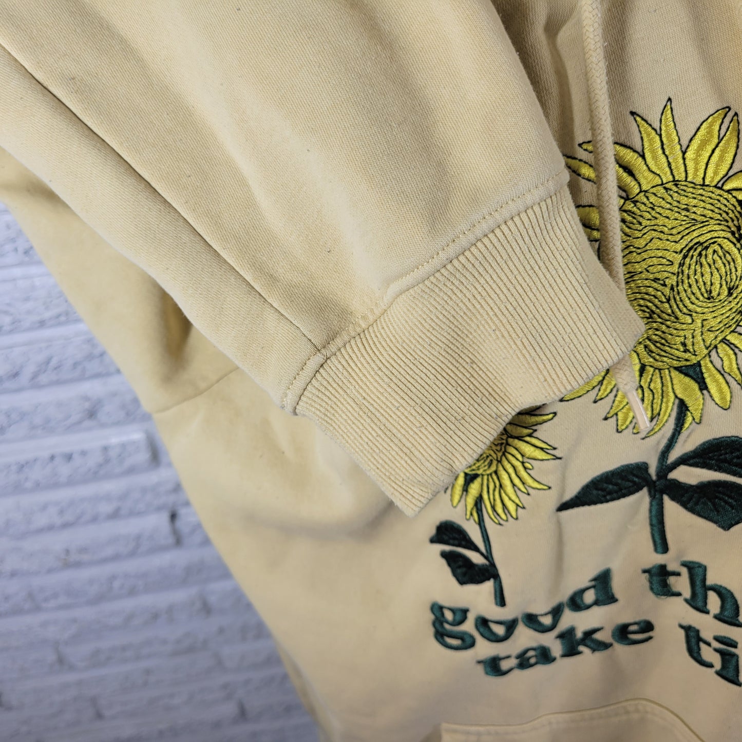 HM Hoodie Sweatshirt XL Womens Yellow Sunflower Embroidered Pullover Top SWE181E