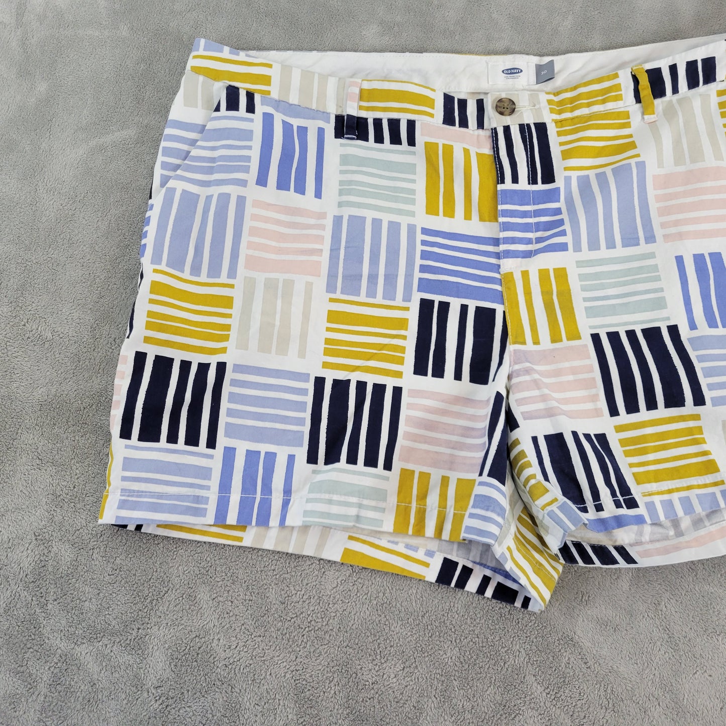 Old Navy Women Plus 20 Blue Gold Geometric Cotton Shorts 4.5 Inseam GEO86E