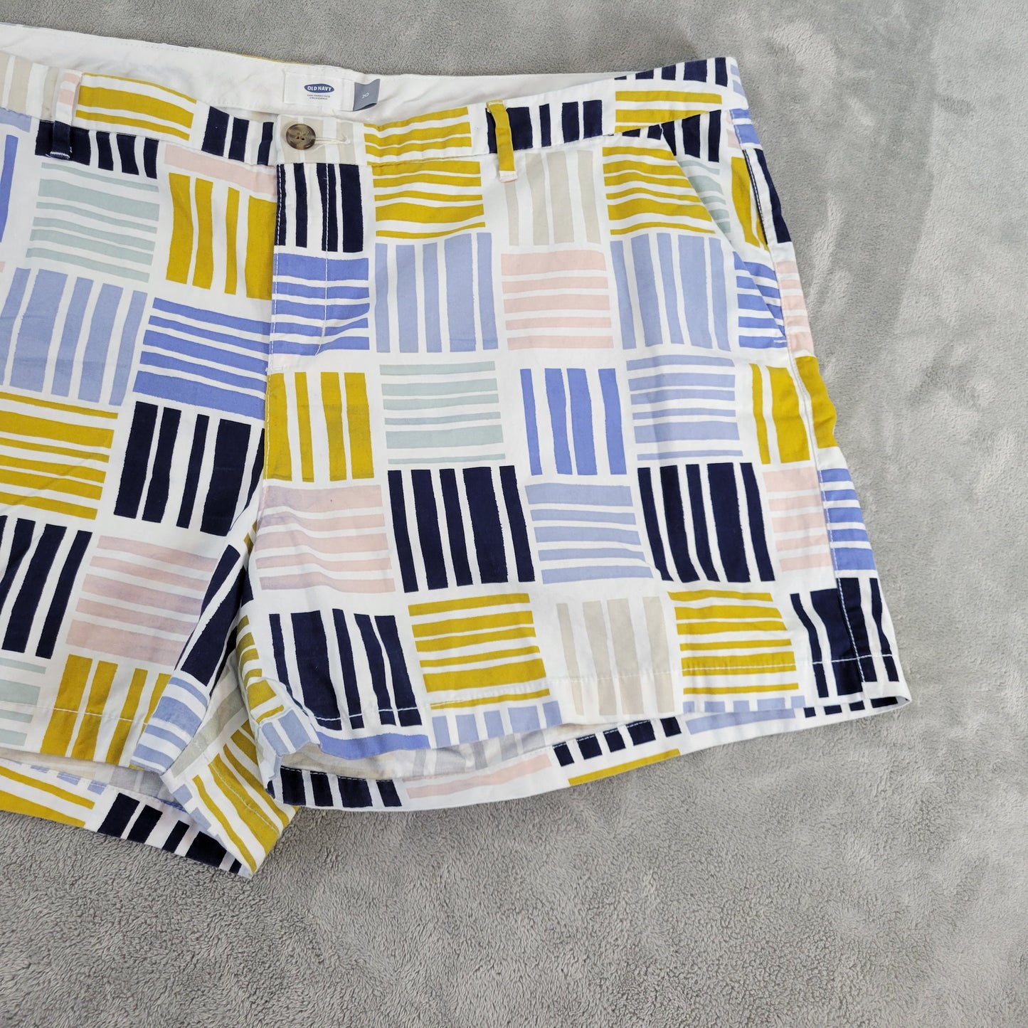 Old Navy Women Plus 20 Blue Gold Geometric Cotton Shorts 4.5 Inseam GEO86E