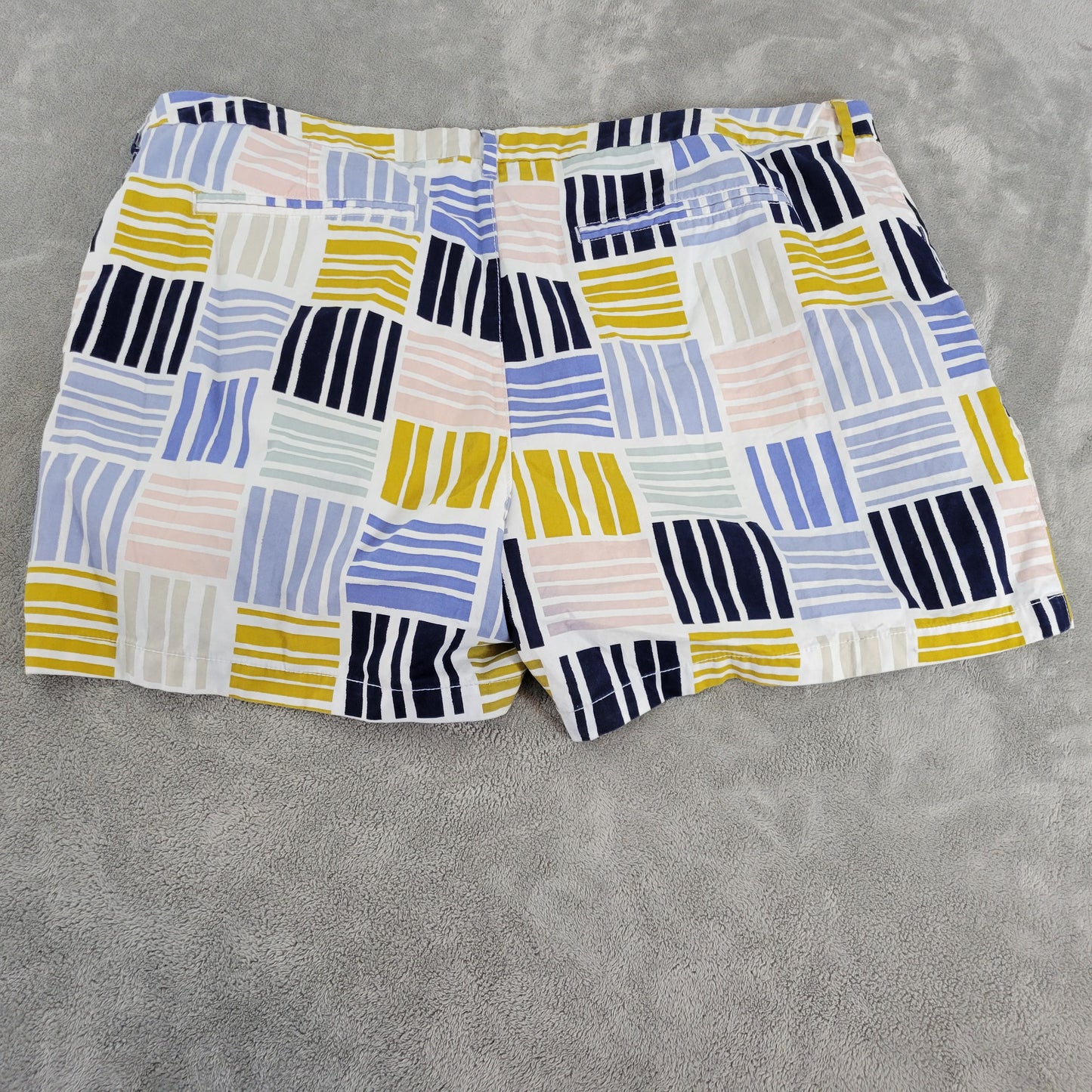 Old Navy Women Plus 20 Blue Gold Geometric Cotton Shorts 4.5 Inseam GEO86E