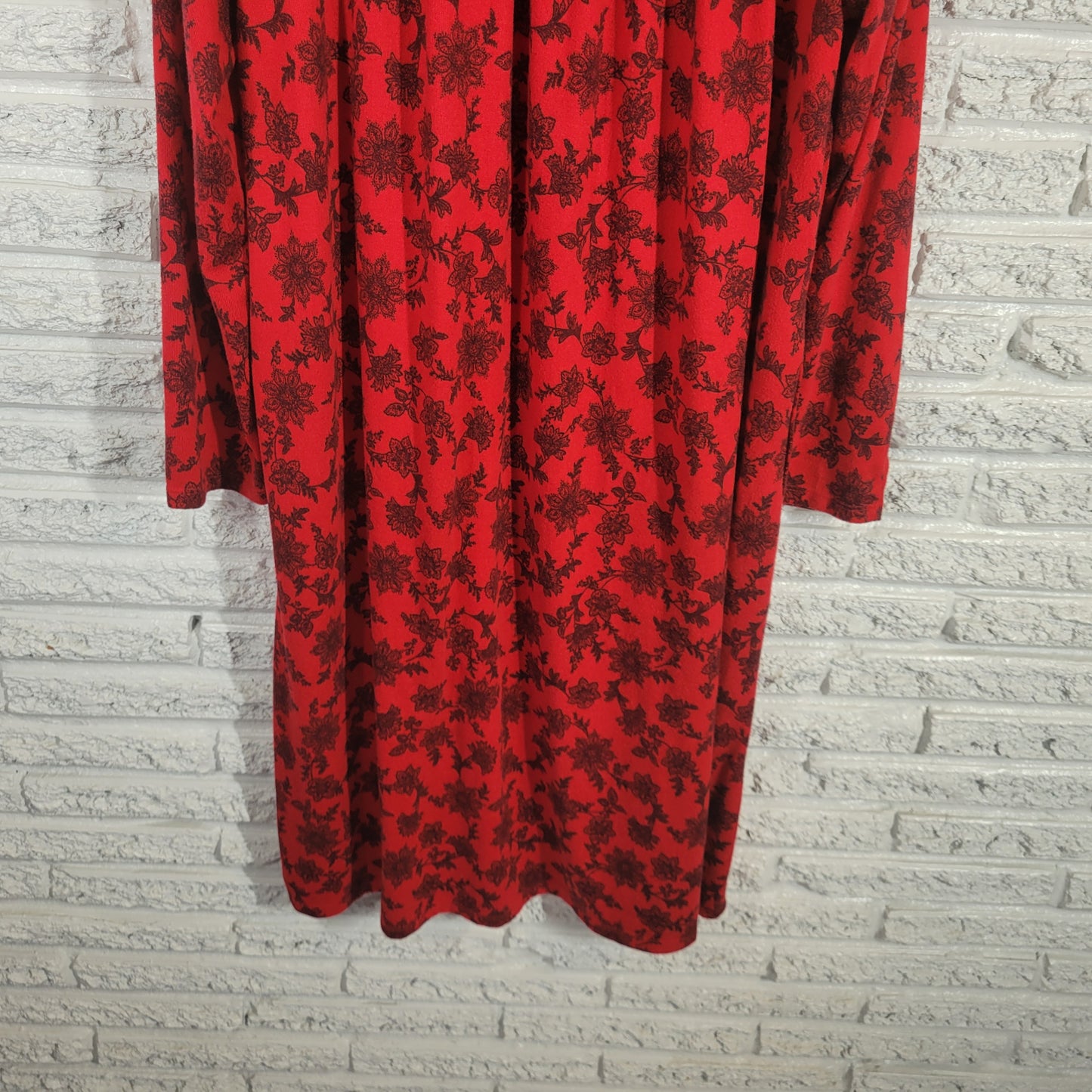 Secret Treasures Women Plus 2X Red Floral Nightgown Long Sleeve Lace Trim FLO17E