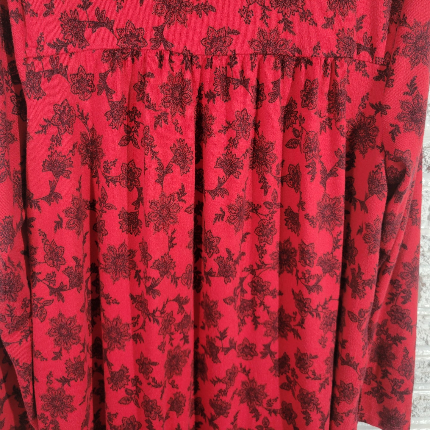 Secret Treasures Women Plus 2X Red Floral Nightgown Long Sleeve Lace Trim FLO17E